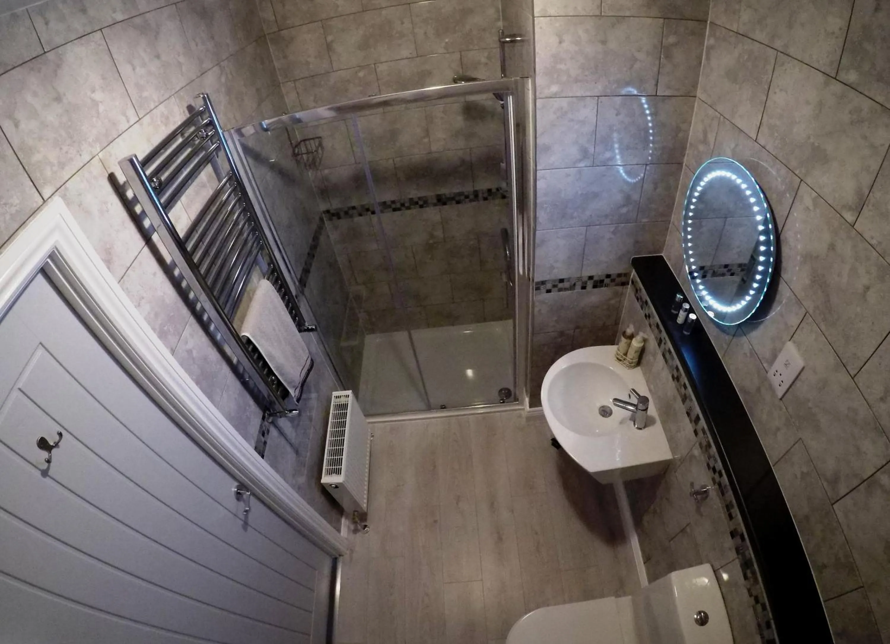 Shower in The Vine B & B