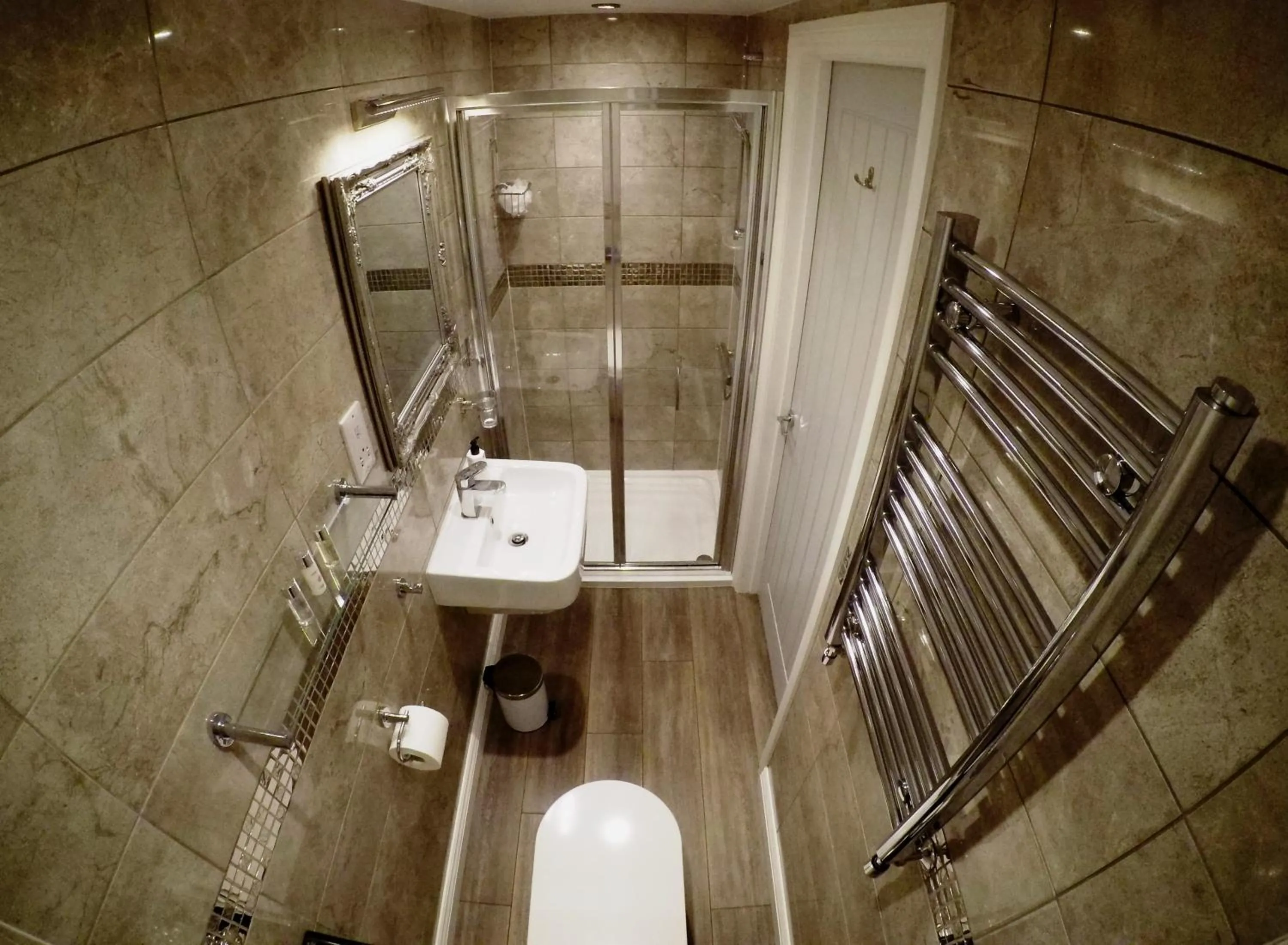 Shower in The Vine B & B