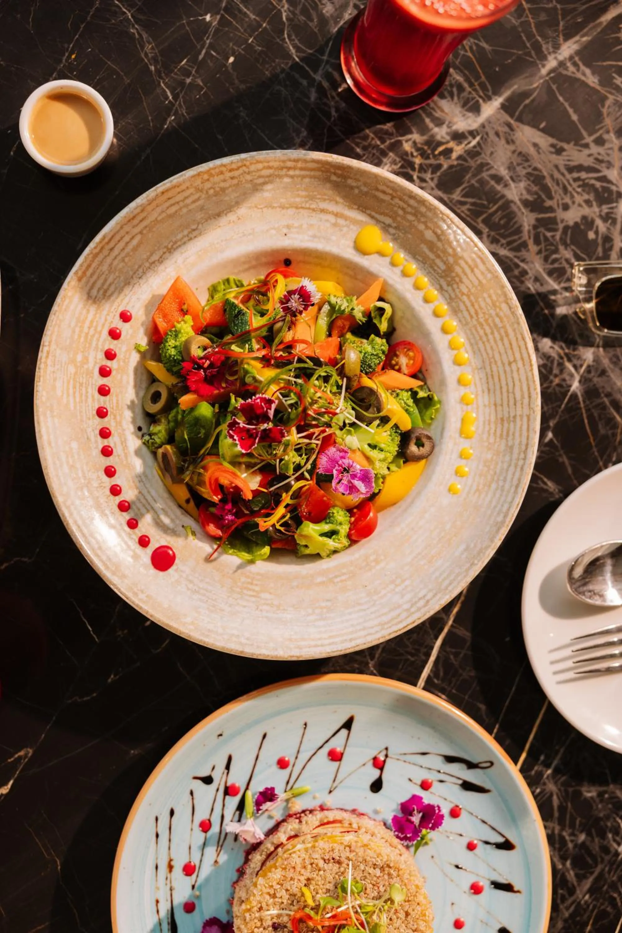 Restaurant/places to eat in Sunday Hotel Chandigarh Zirakpur