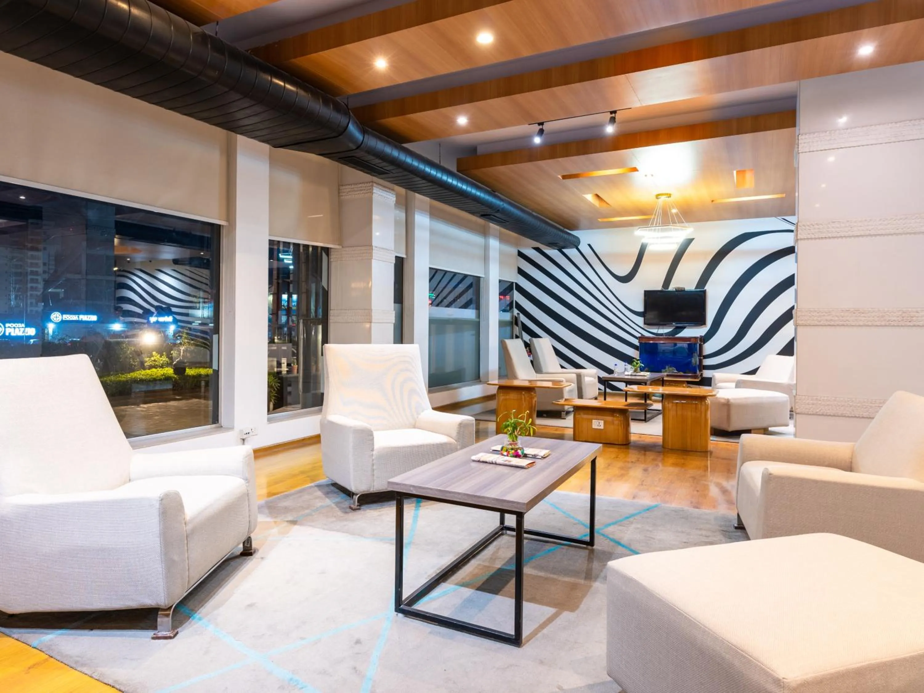 Lobby or reception in Sunday Hotel Chandigarh Zirakpur