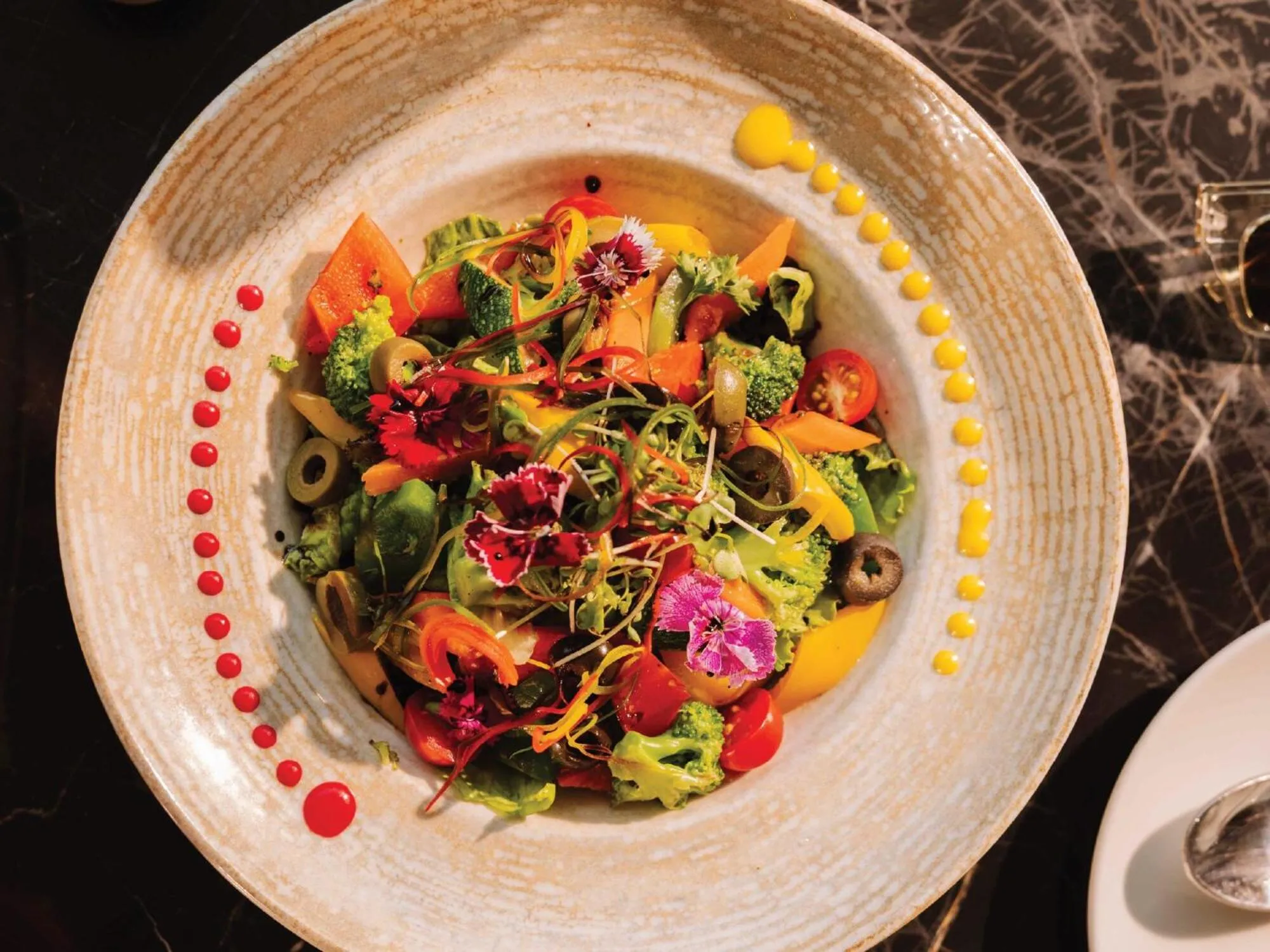 Restaurant/places to eat in Sunday Hotel Chandigarh Zirakpur