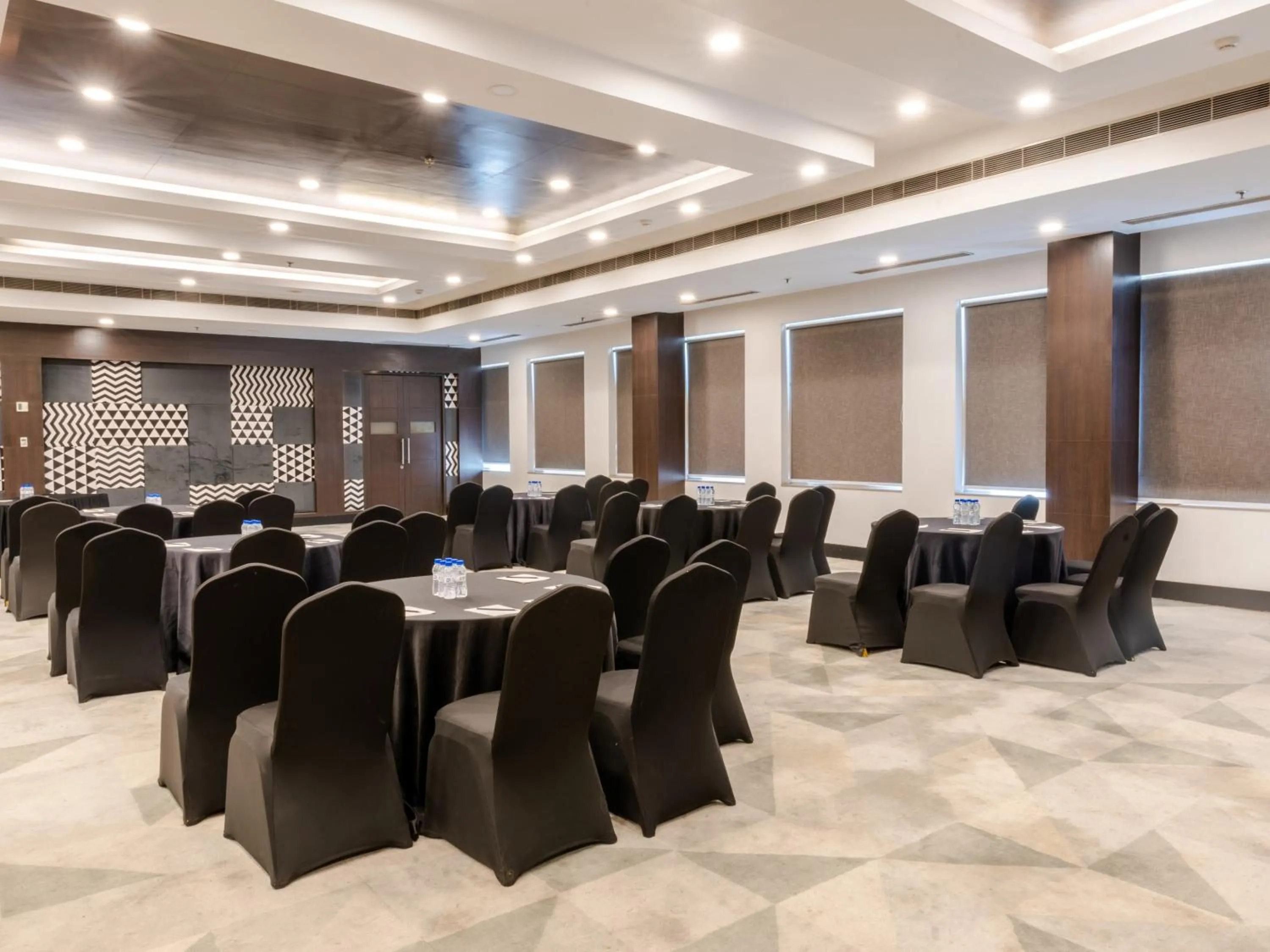 Banquet/Function facilities in Sunday Hotel Chandigarh Zirakpur