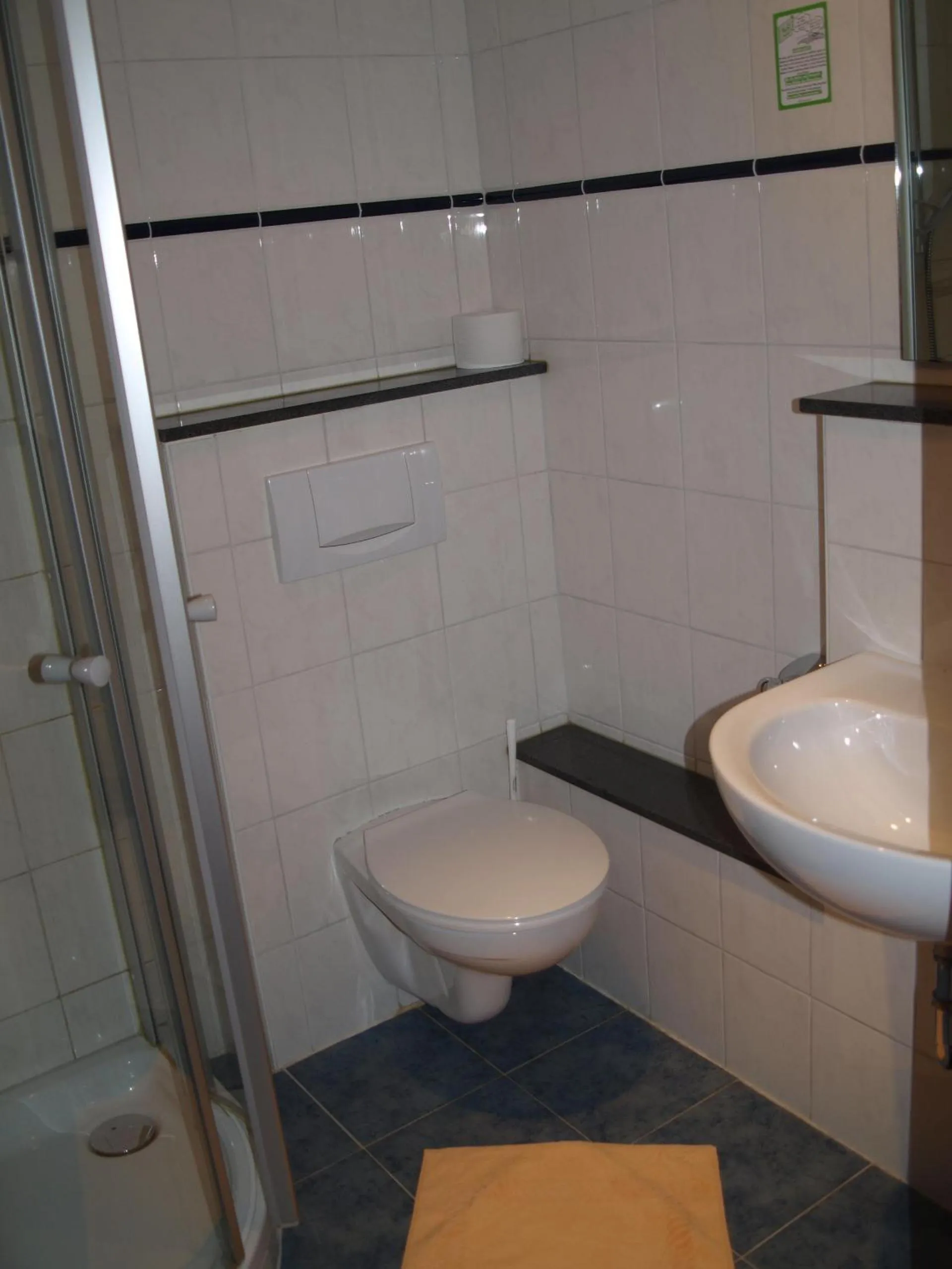 Bathroom in Gasthof zur Querenburg