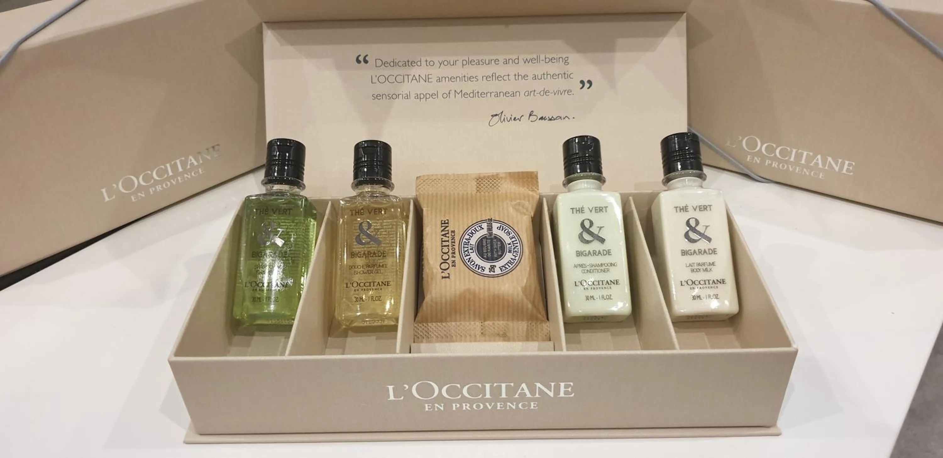 Logo/Certificate/Sign in Baobab Suites