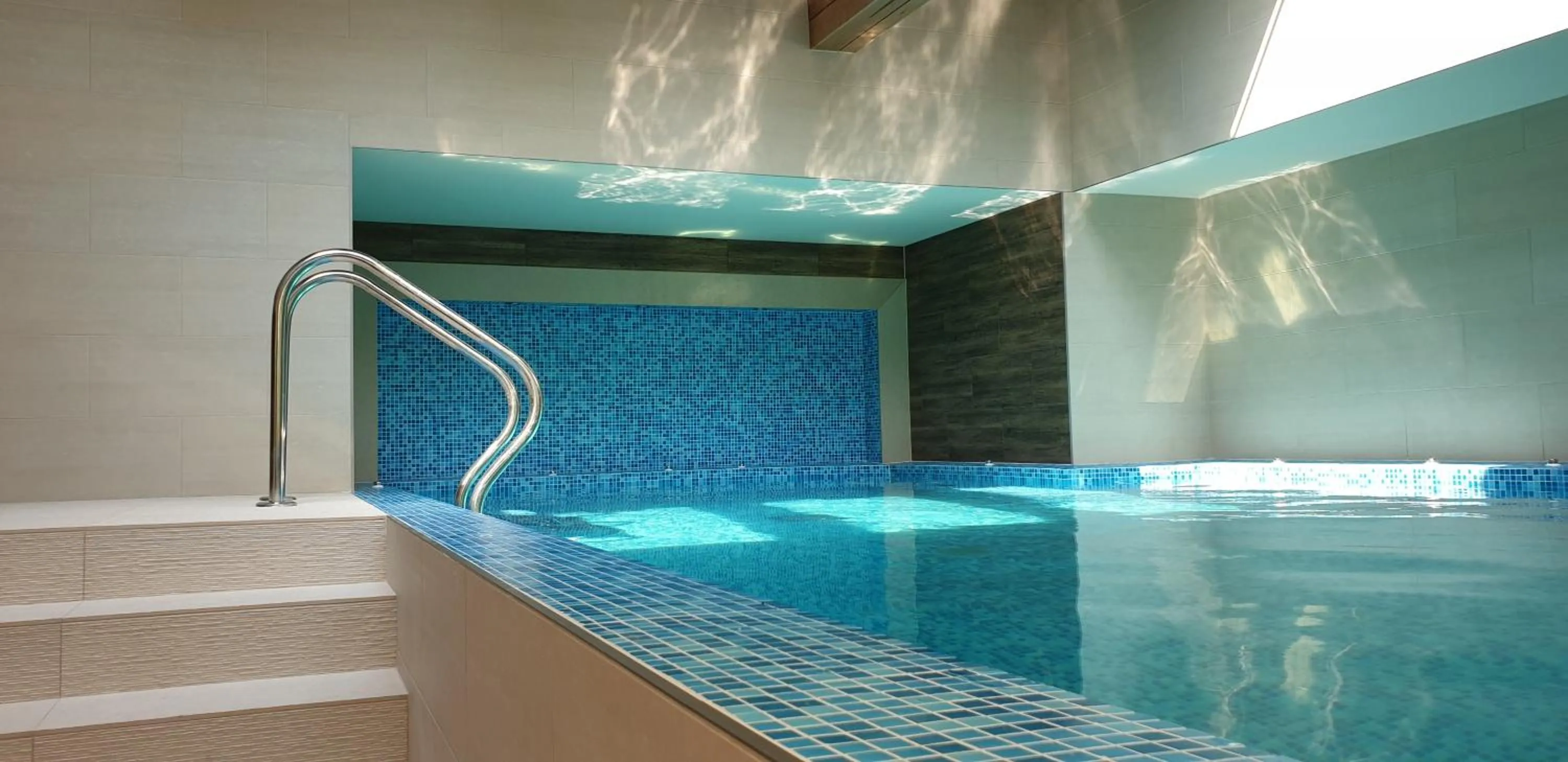 Swimming pool in Baobab Suites