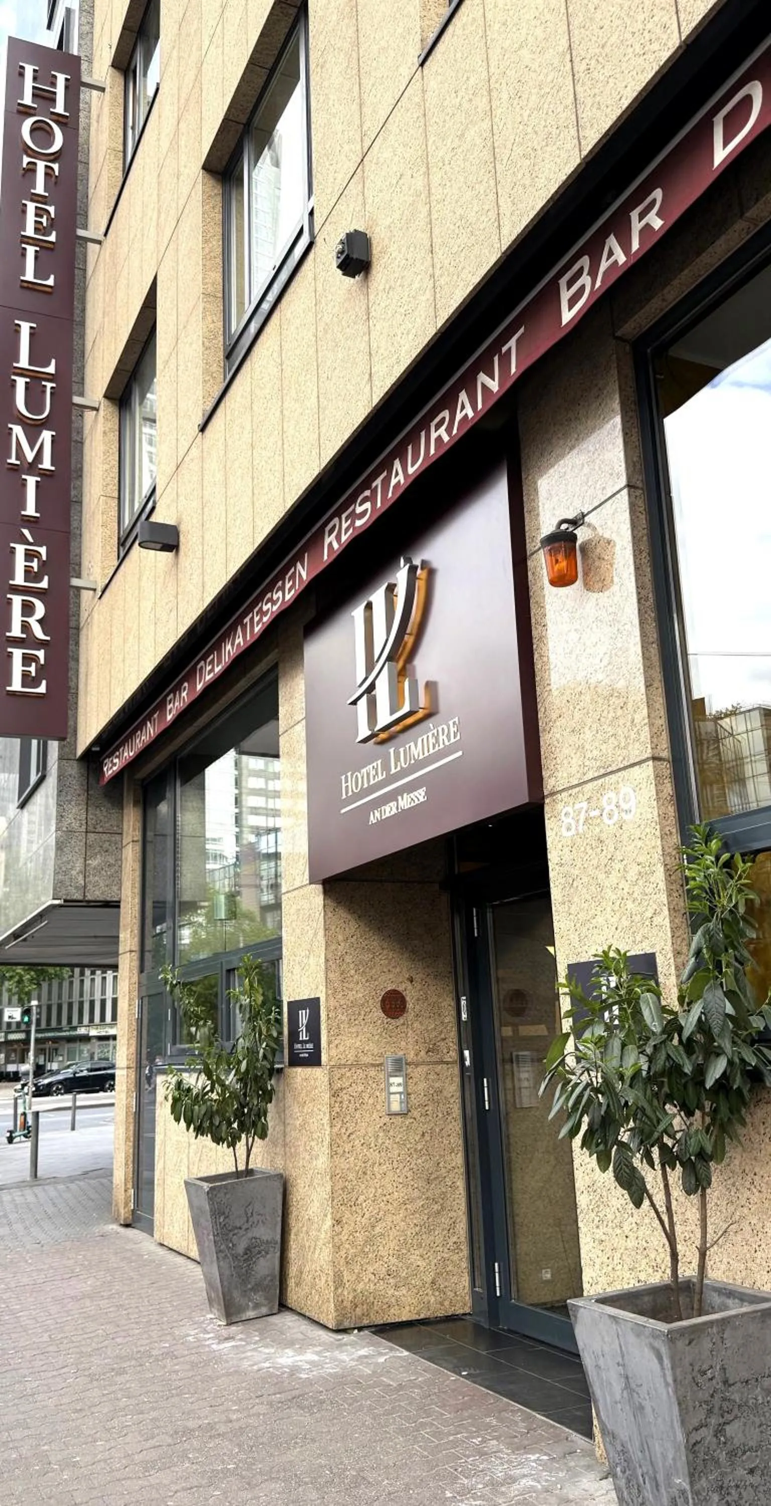 Property building in Hotel Lumière an der Messe