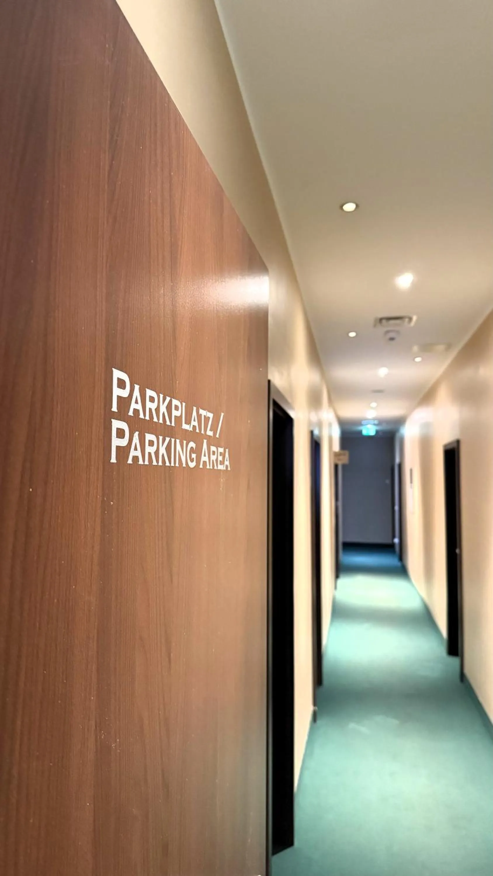 Parking in Hotel Lumière an der Messe