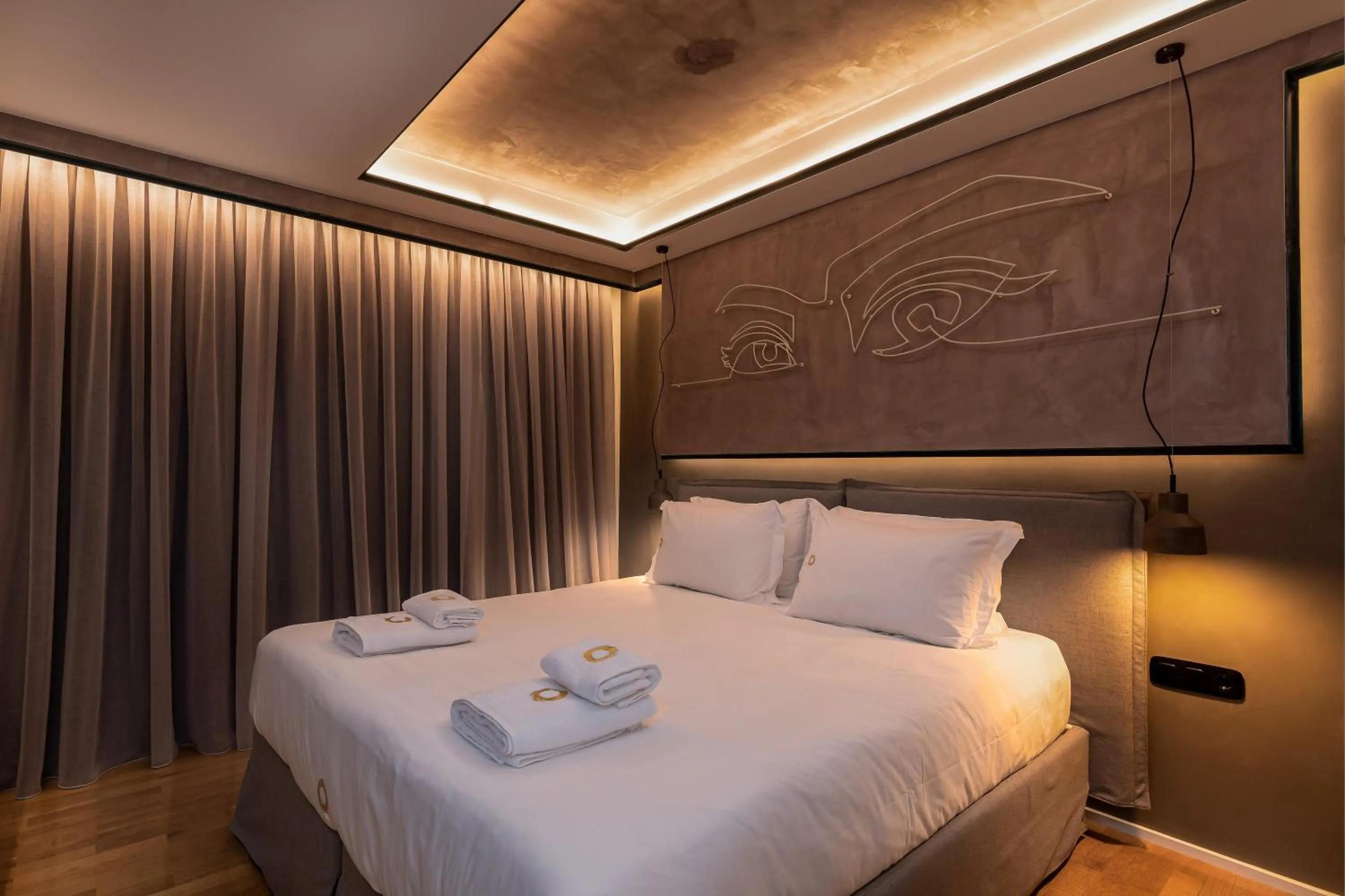 Bedroom, Bed in Onira Suite Dreams
