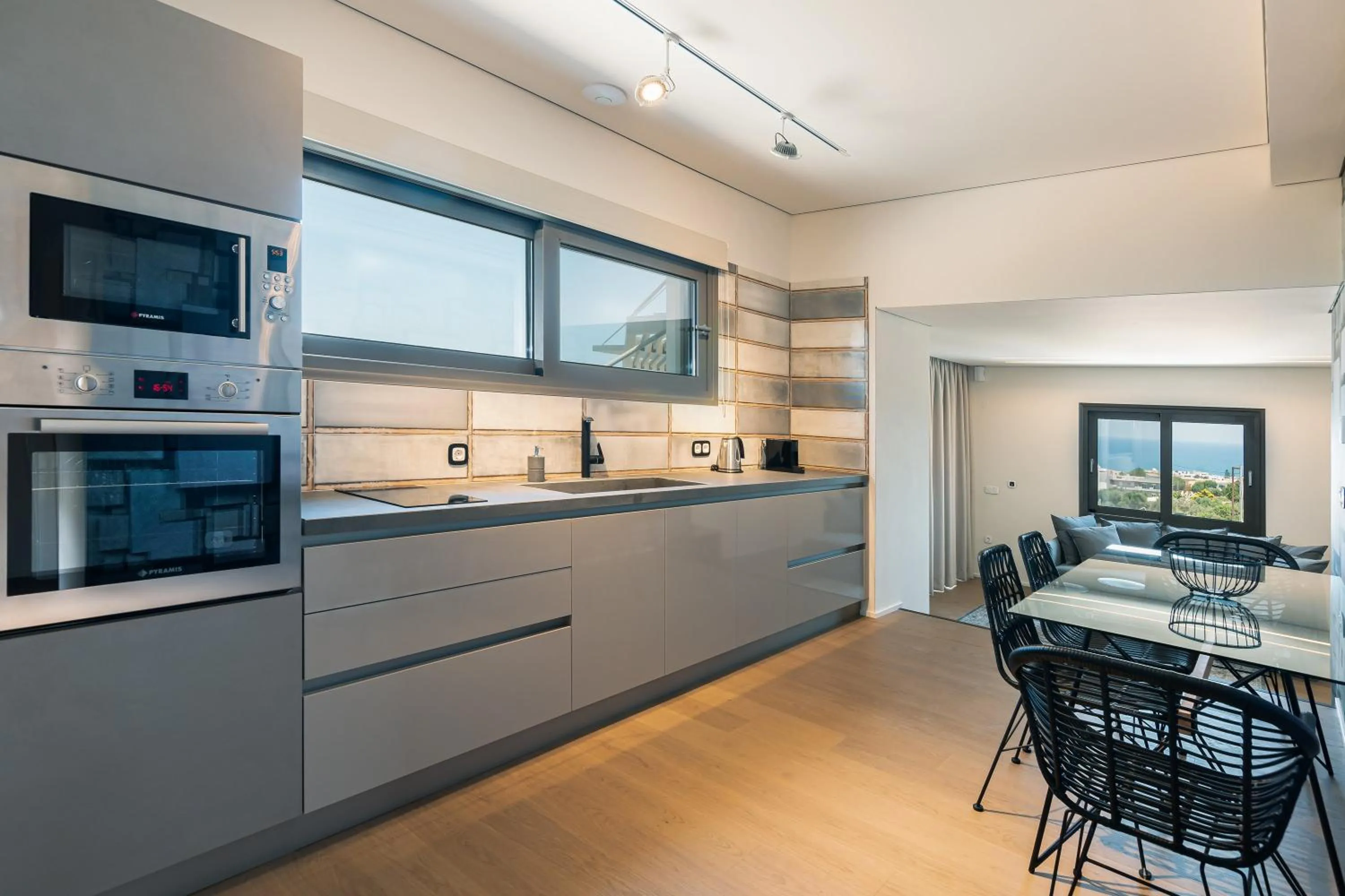 Kitchen or kitchenette in Onira Suite Dreams