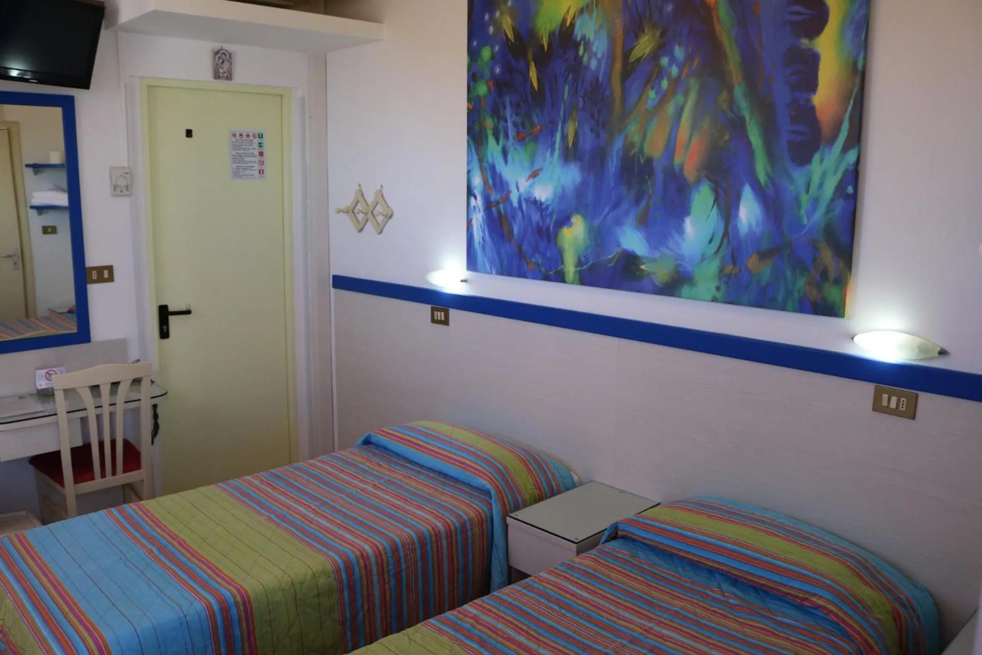 Photo of the whole room in Hotel Cristina