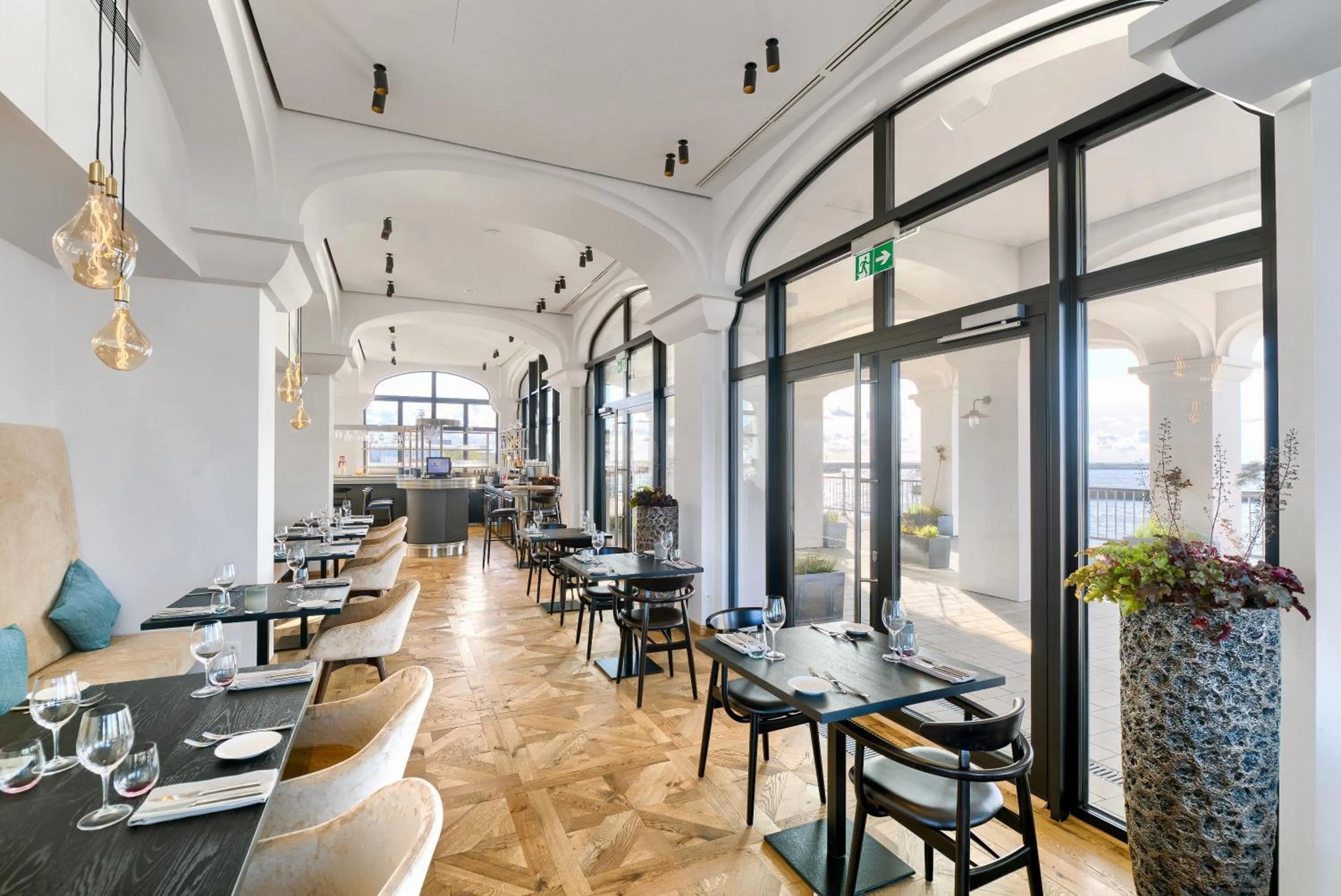 Restaurant/places to eat in Marina Royale Darłowo - Apartamenty Ultra Mar nad morzem