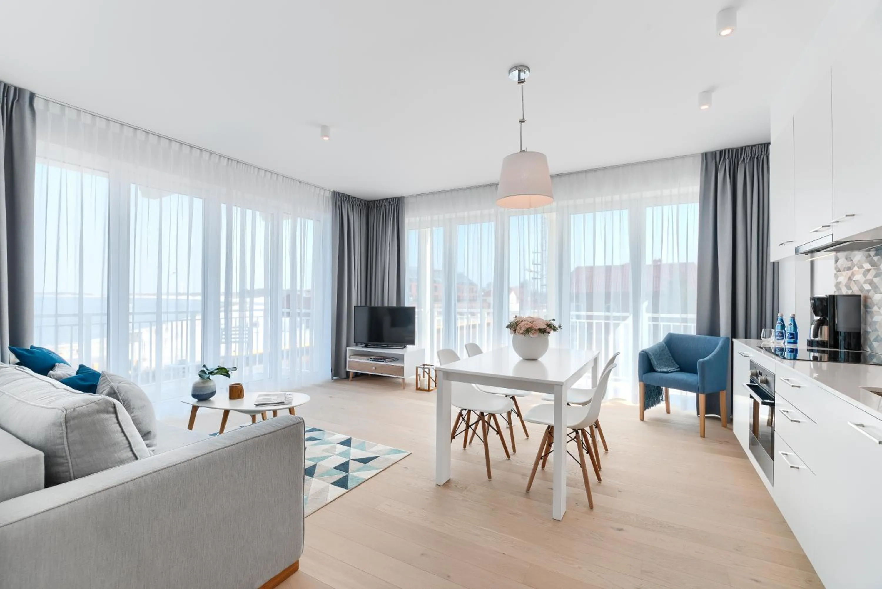 Communal lounge/ TV room in Marina Royale Darłowo - Apartamenty Ultra Mar nad morzem