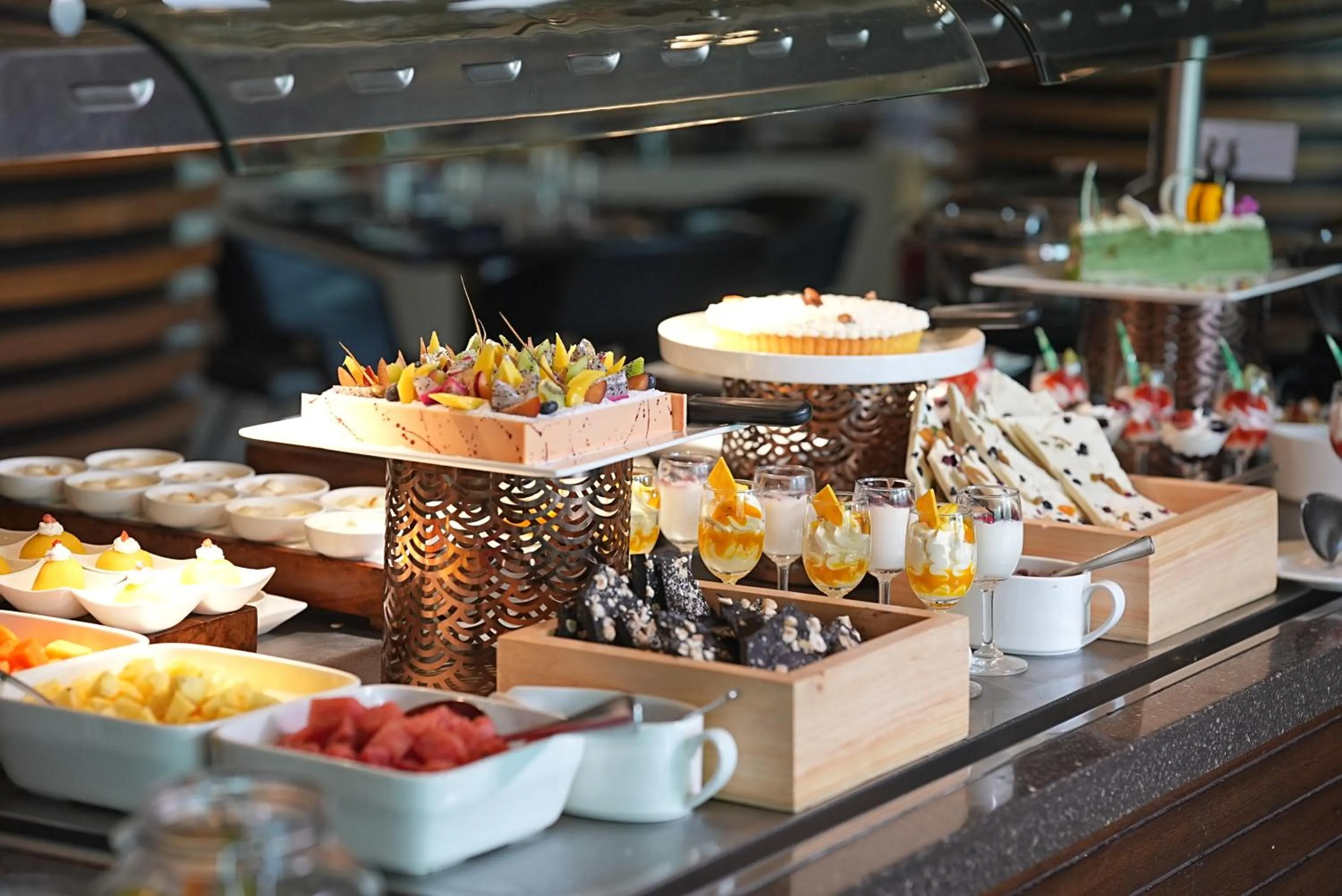 Restaurant/places to eat in Le Meridien New Delhi