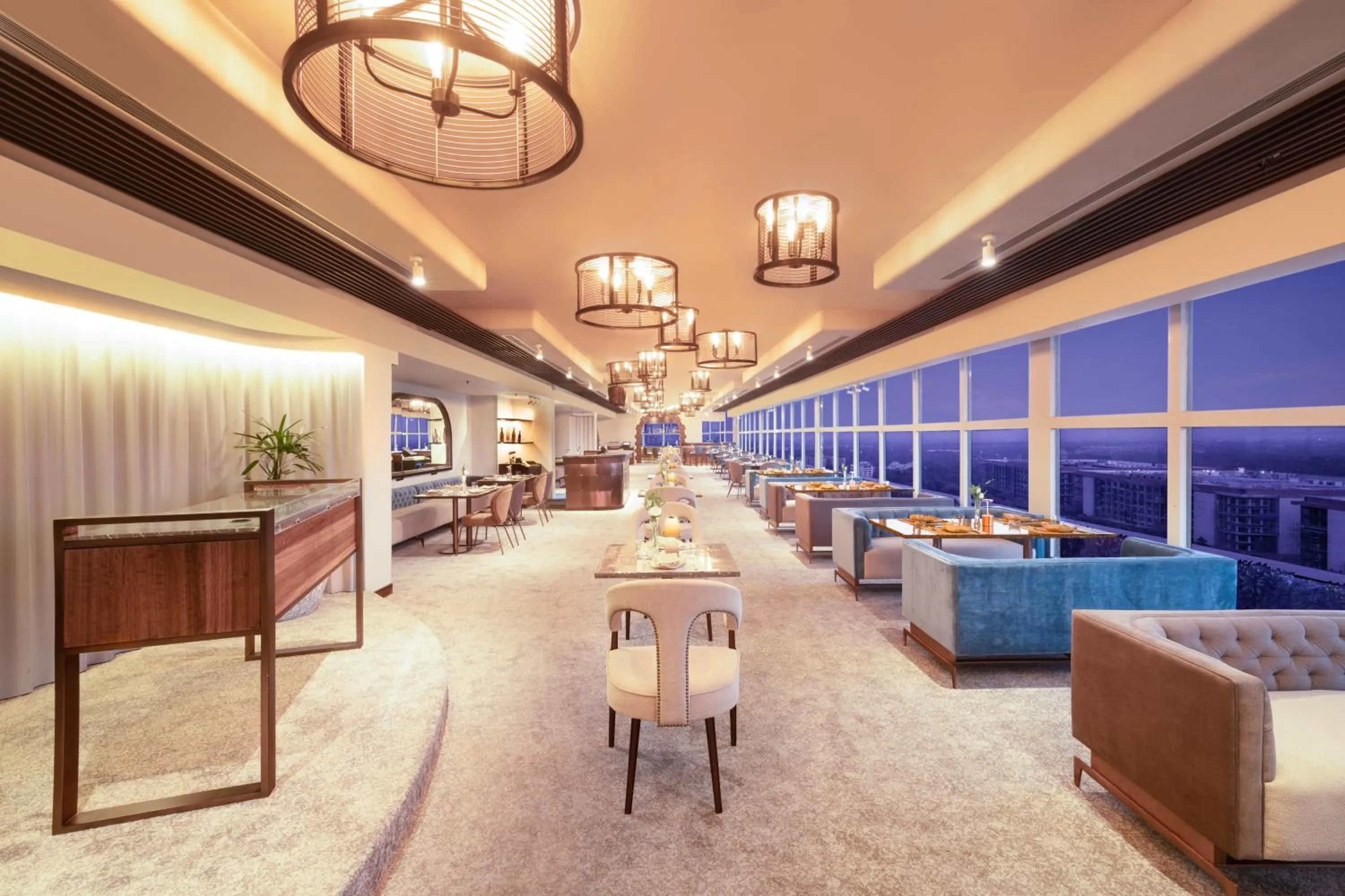 Restaurant/places to eat in Le Meridien New Delhi