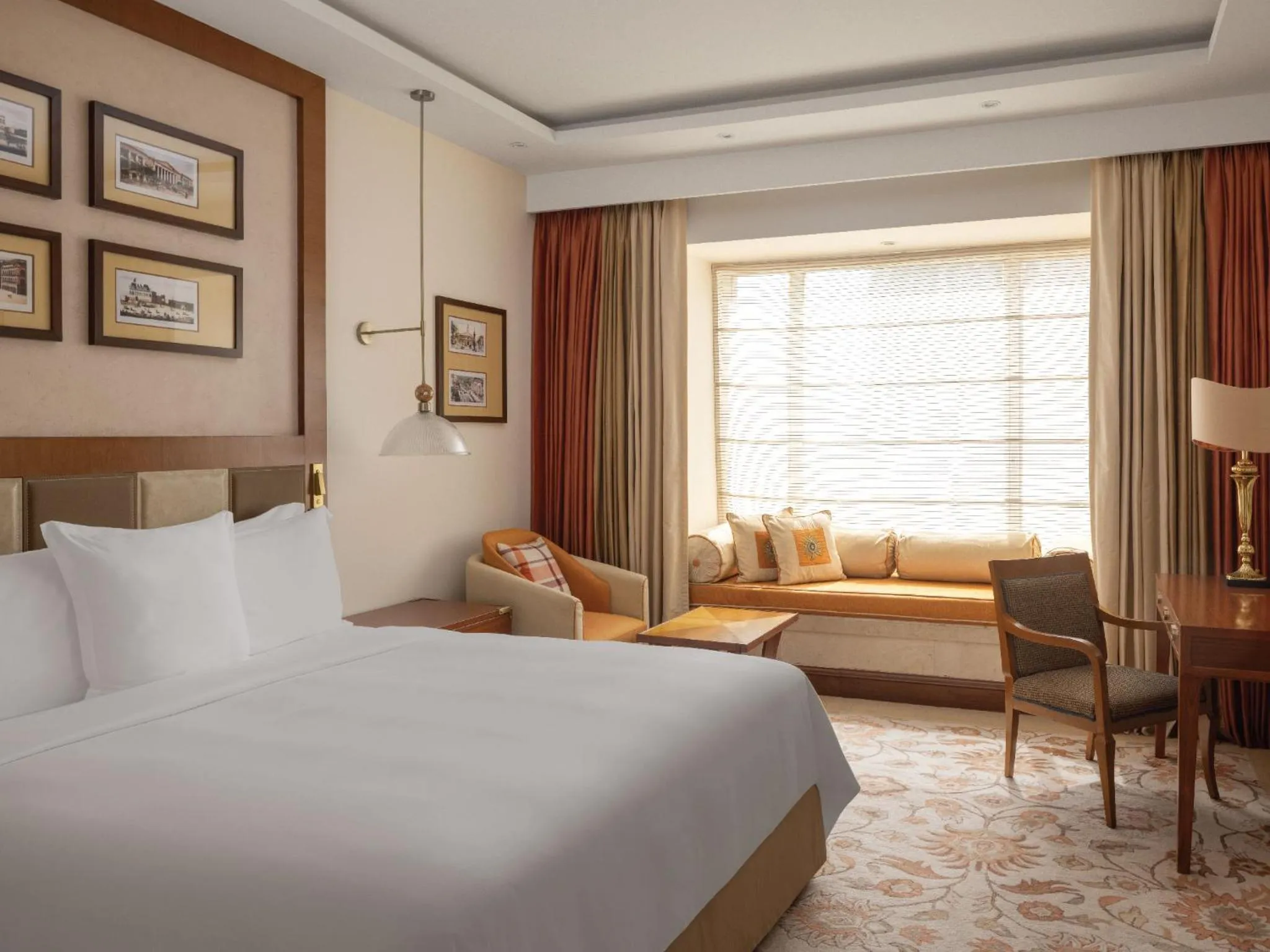 Bed in ITC Grand Central, a Luxury Collection Hotel, Mumbai