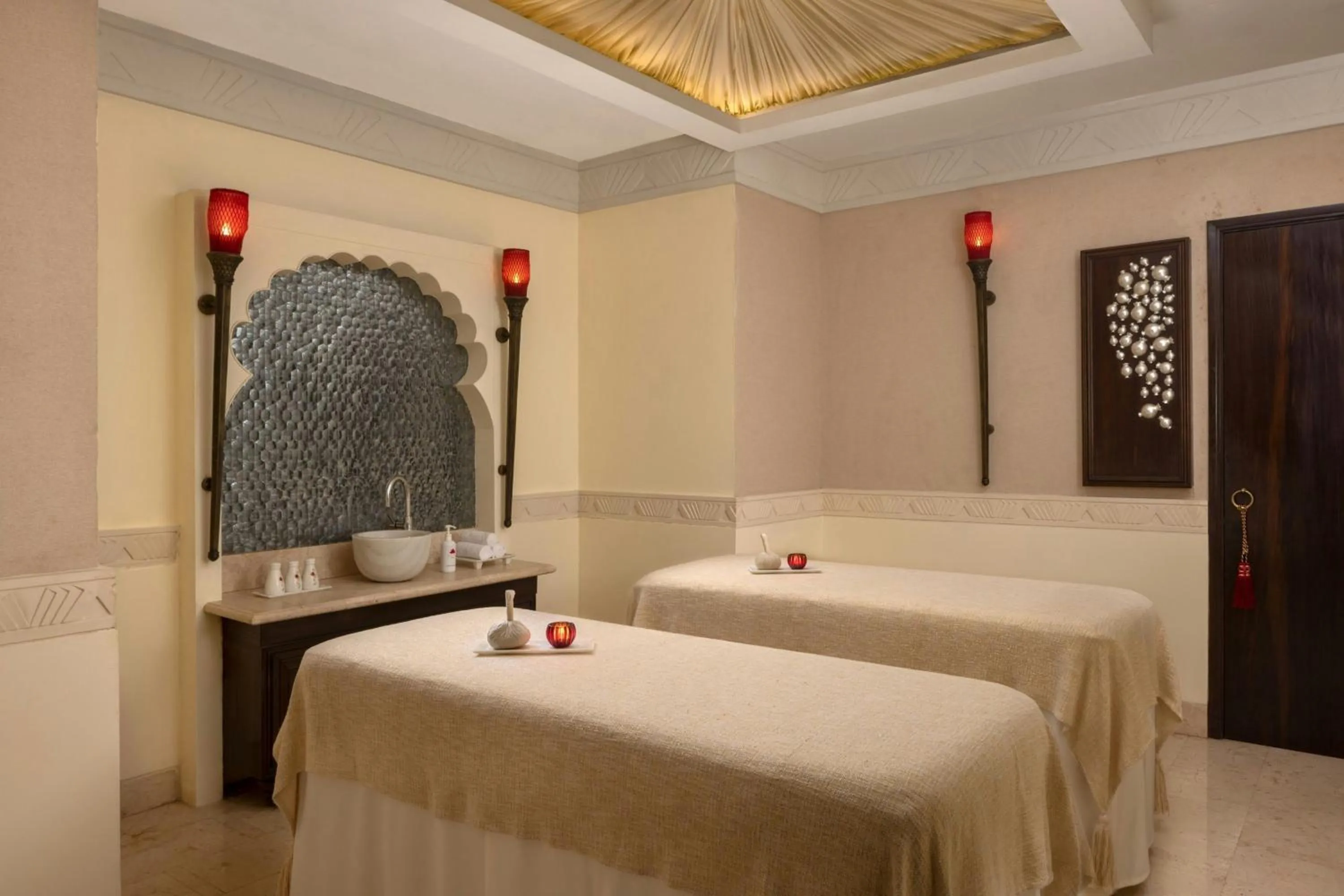 Spa and wellness centre/facilities, Bed in ITC Grand Central, a Luxury Collection Hotel, Mumbai