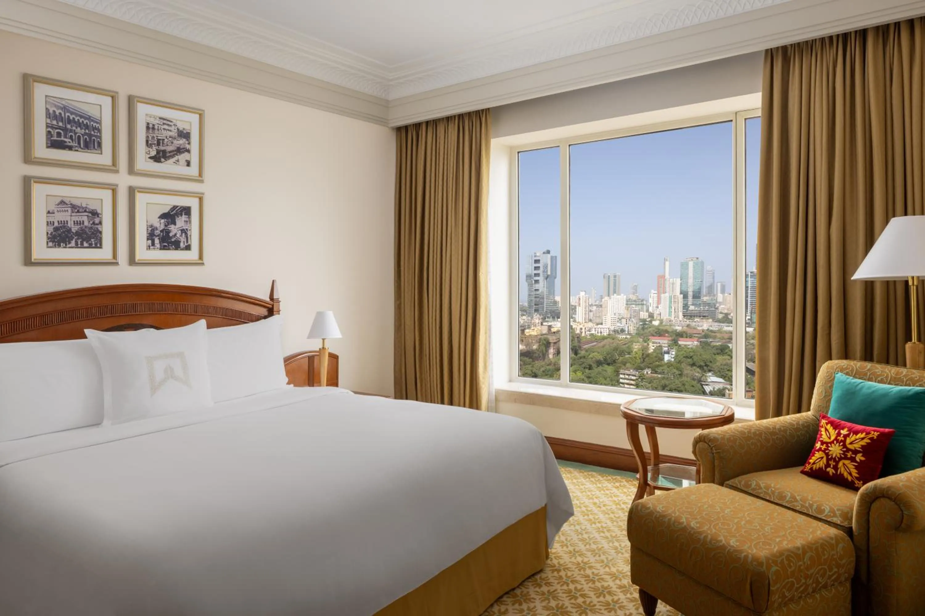 Bedroom, Bed in ITC Grand Central, a Luxury Collection Hotel, Mumbai