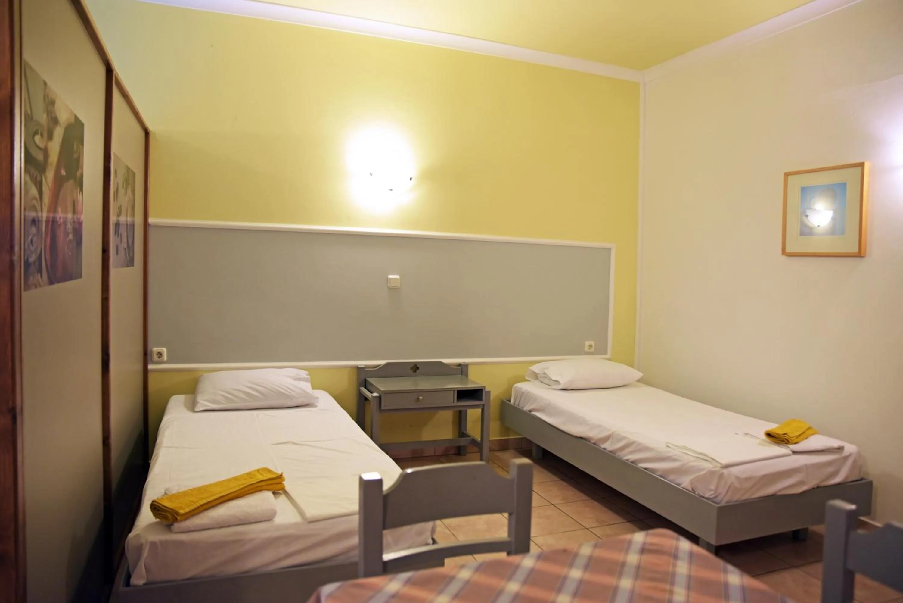 Photo of the whole room, Bed in Falirala Central