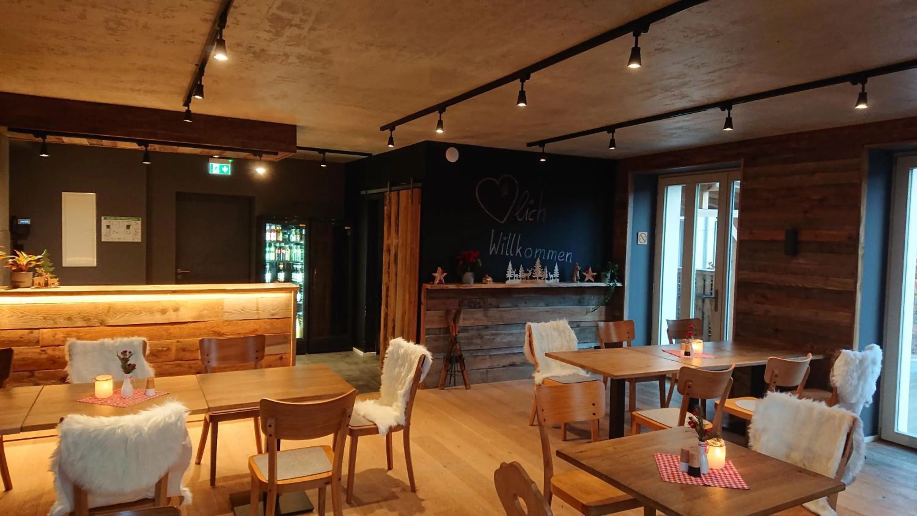 Restaurant/places to eat in Mariandl am Meer