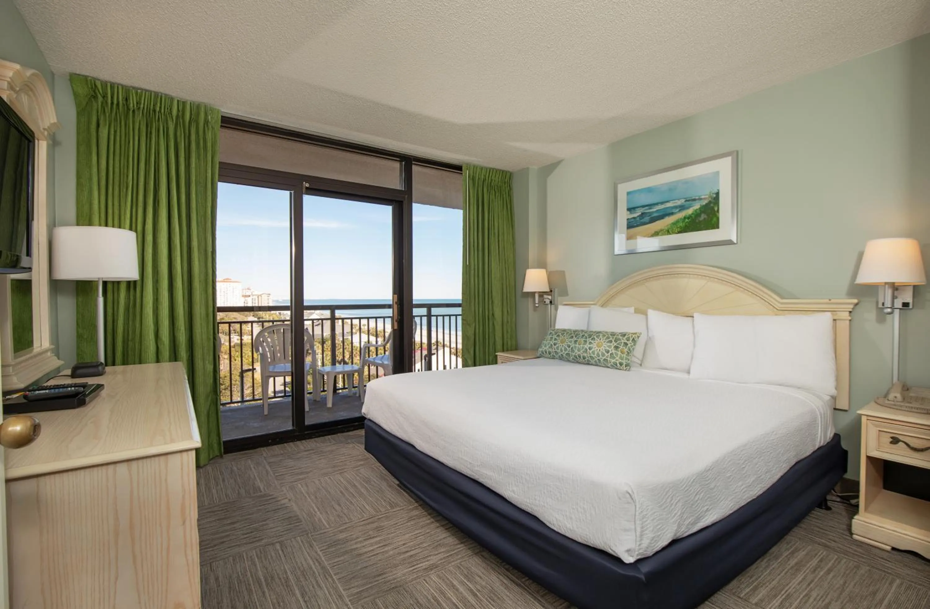 Bedroom, Bed in Grande Shores Ocean Resorts Condominiums