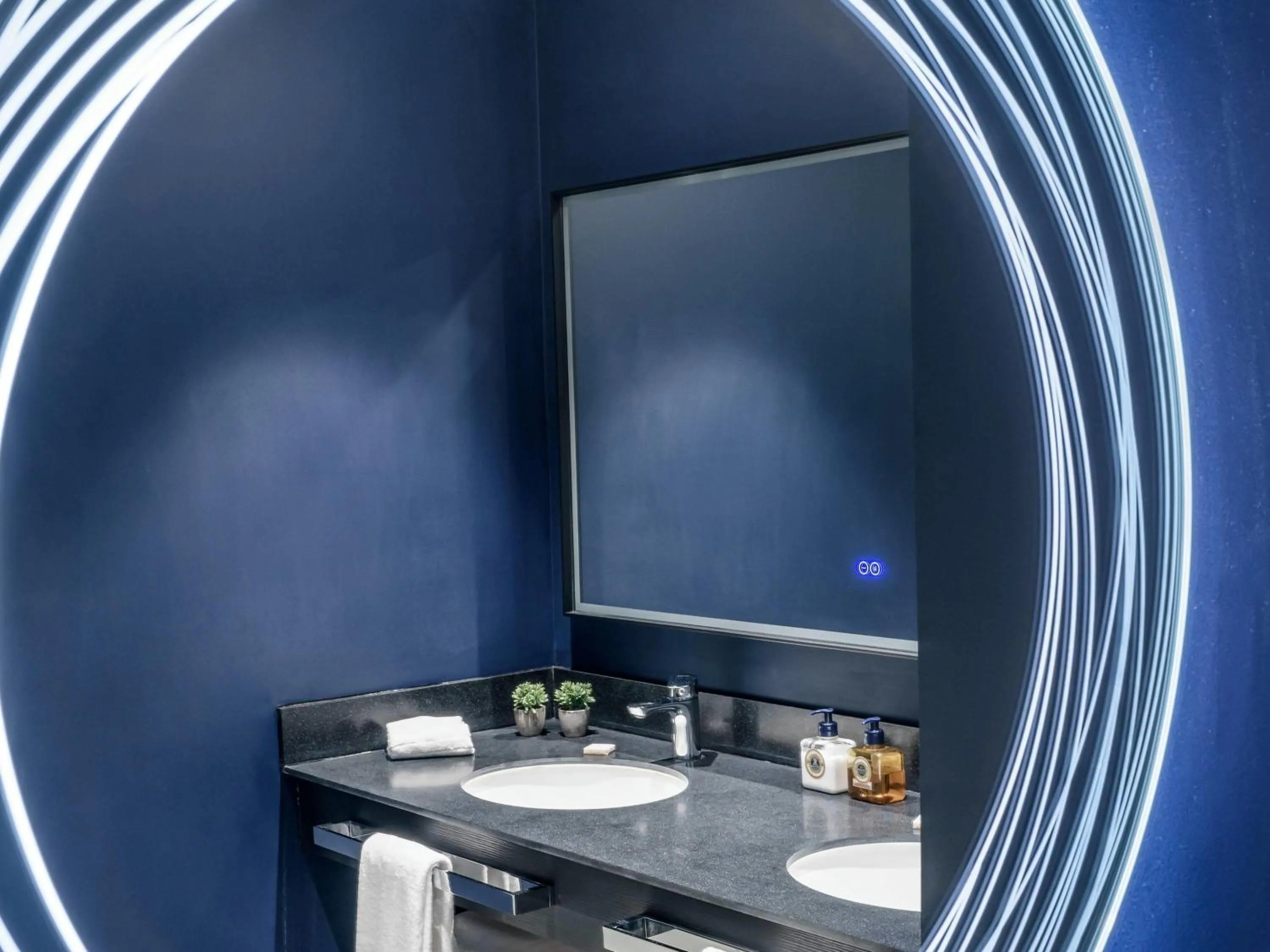 Bedroom in Pullman Santiago Vitacura