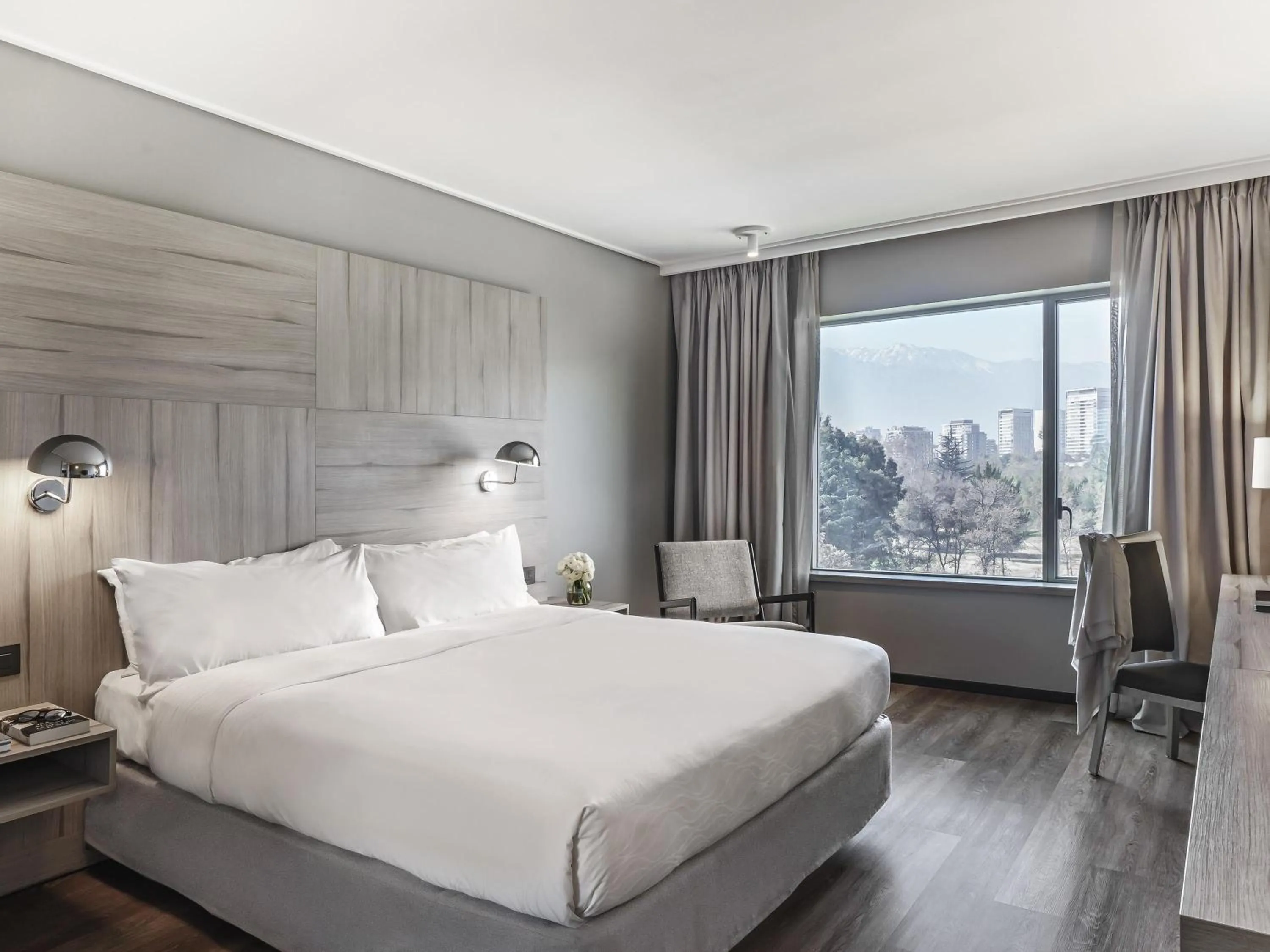 Bedroom, Bed in Pullman Santiago Vitacura