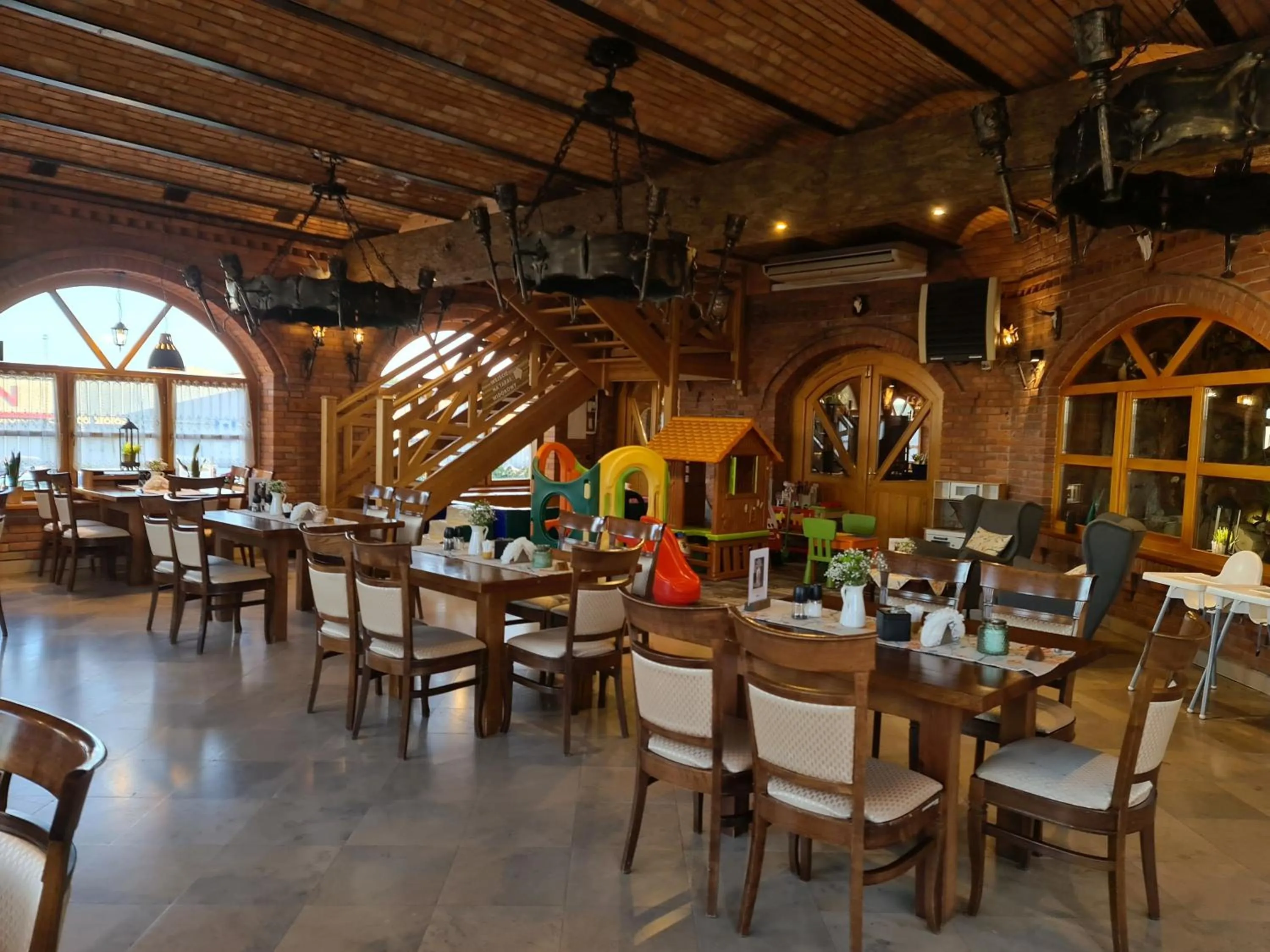 Restaurant/places to eat in Hotel Staropolska