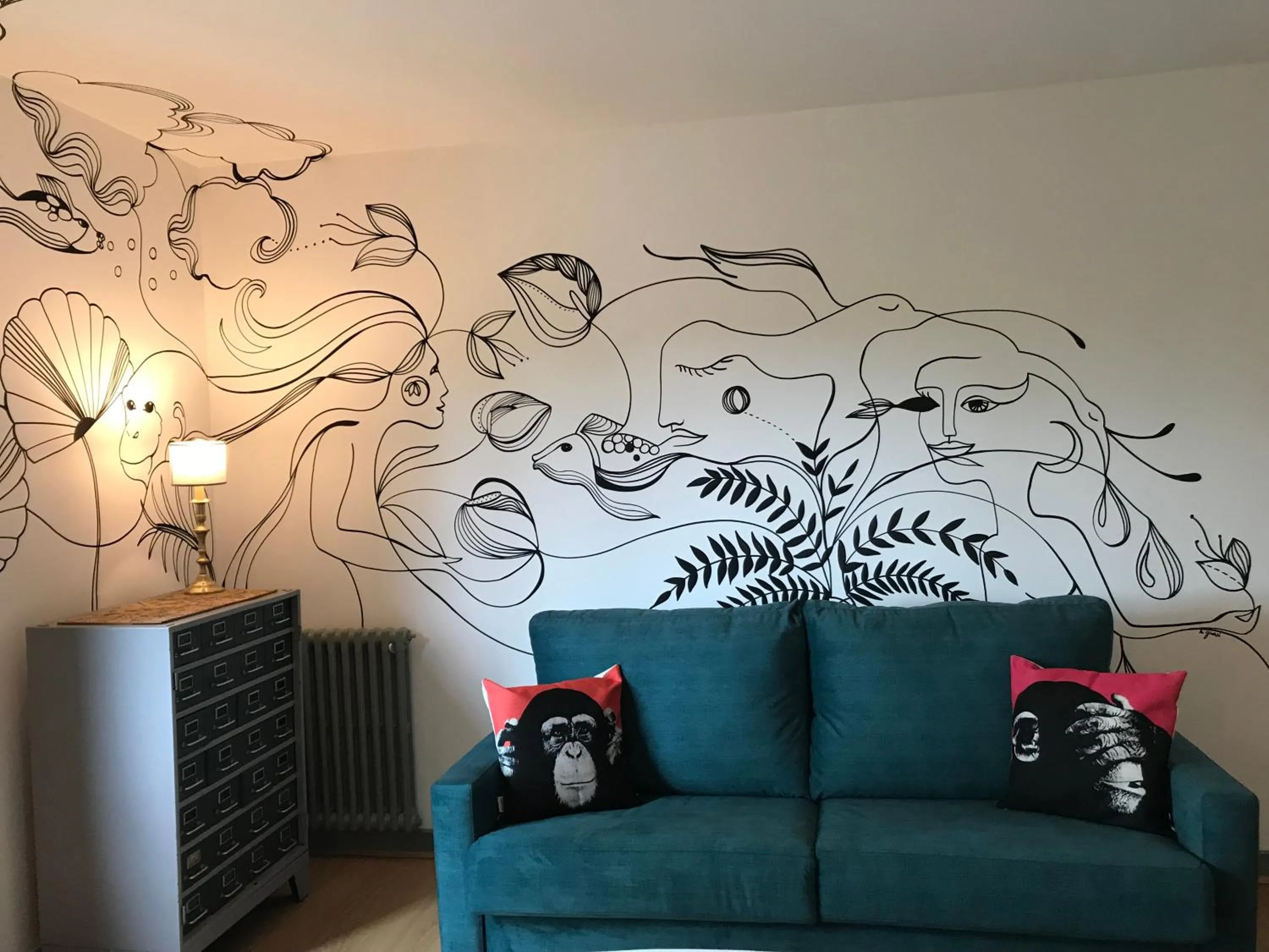 Seating area in Hôtel Restaurant Gastronomique La Huchette