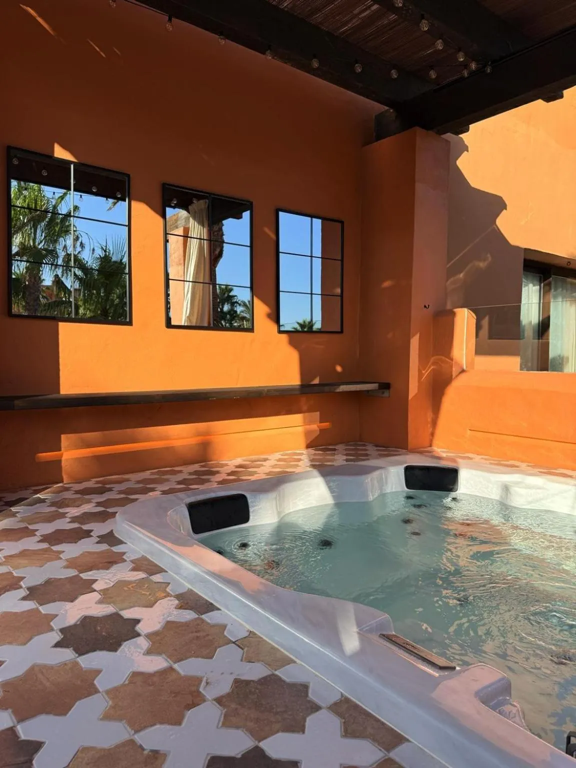 Hot Tub in Aparthotel Novo Resort