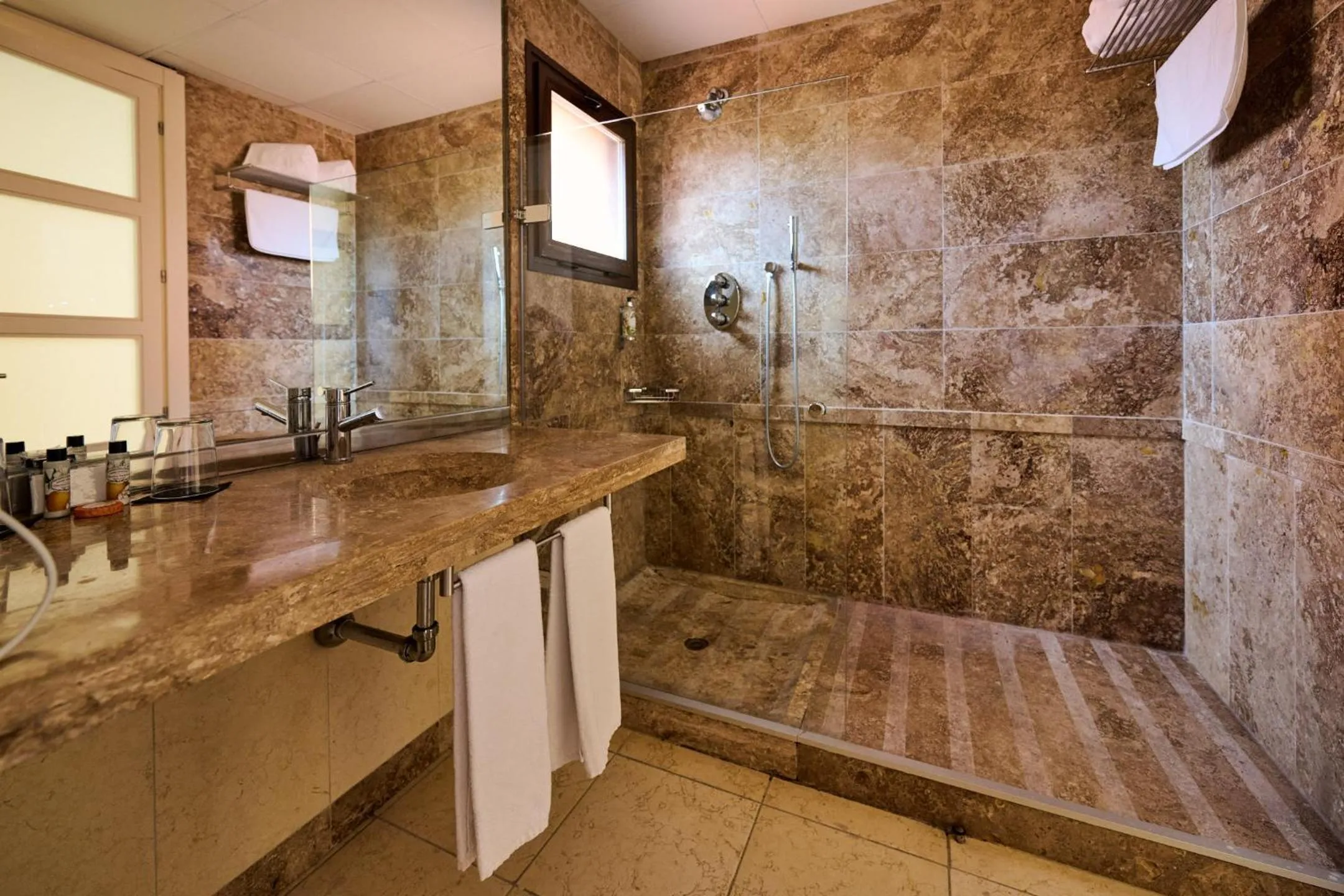 Bathroom in Aparthotel Novo Resort