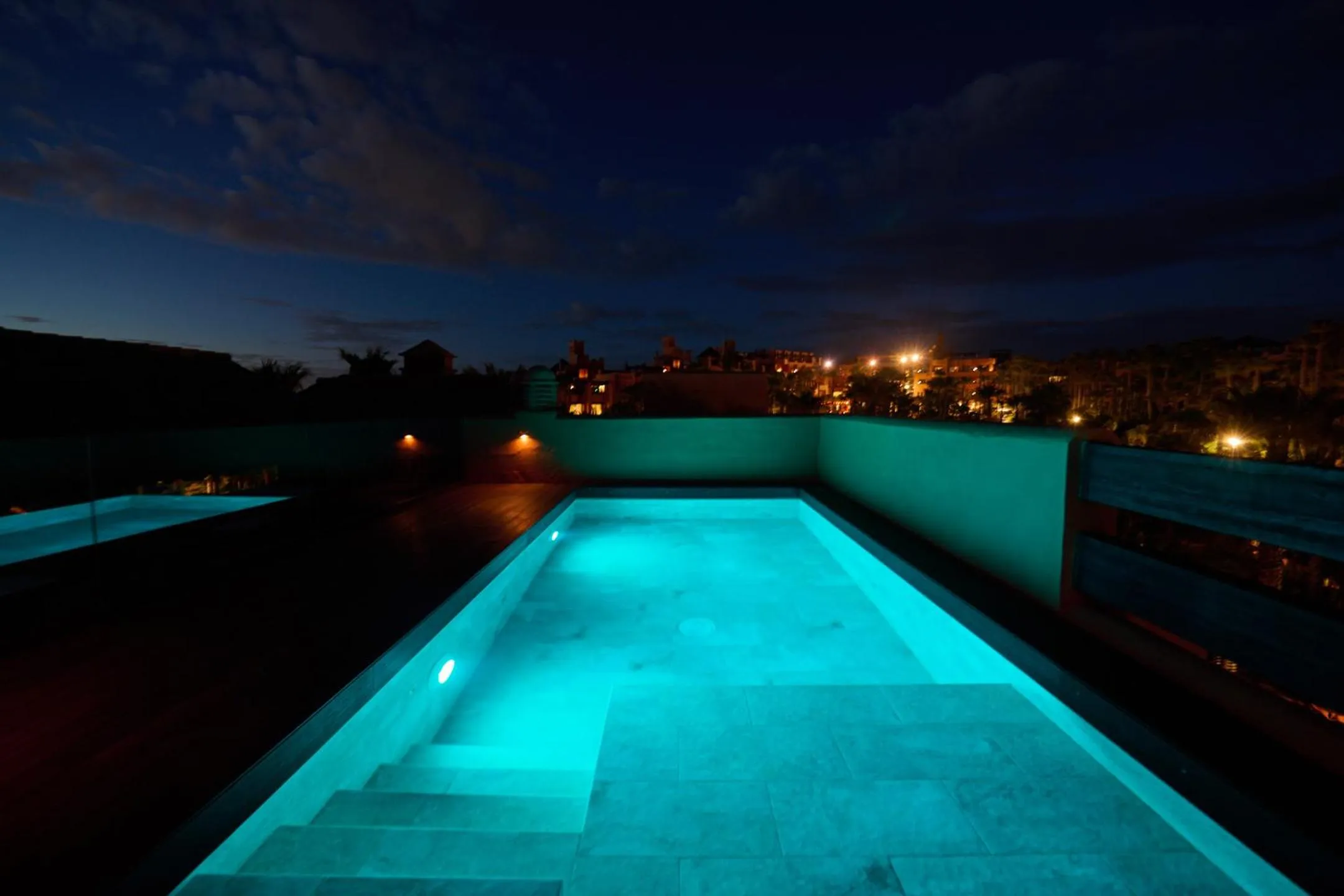 Swimming pool in Aparthotel Novo Resort