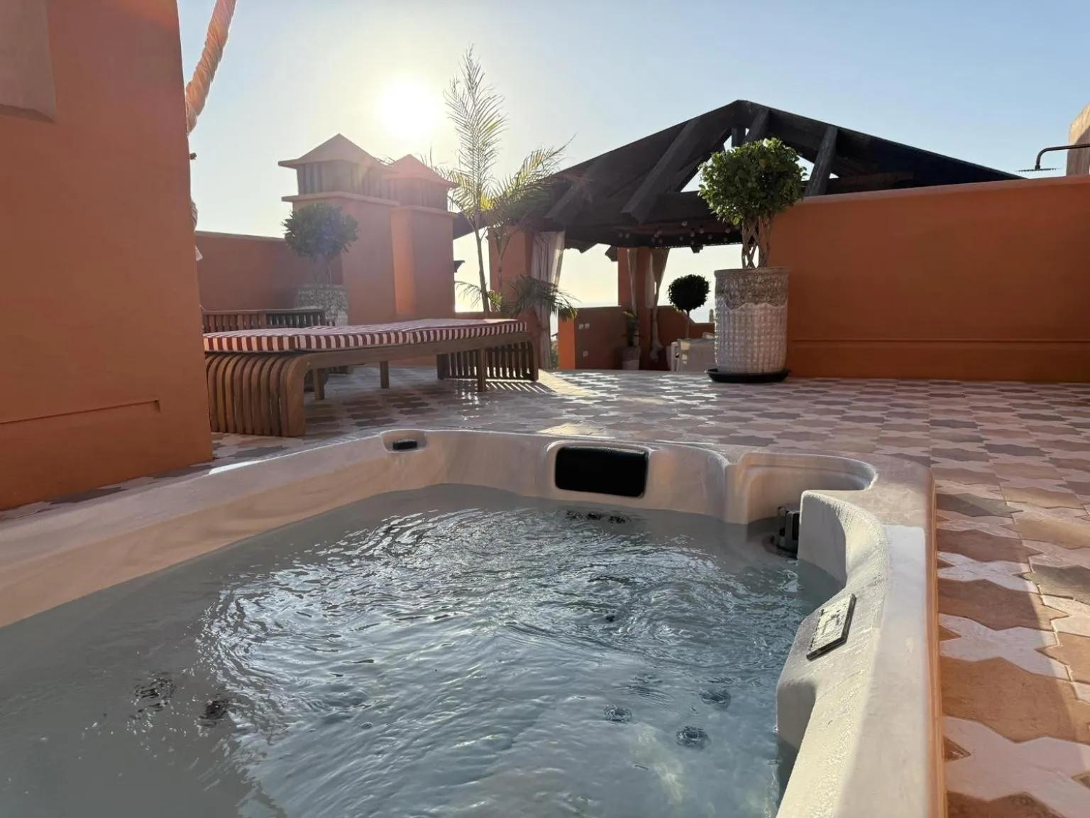 Hot Tub in Aparthotel Novo Resort