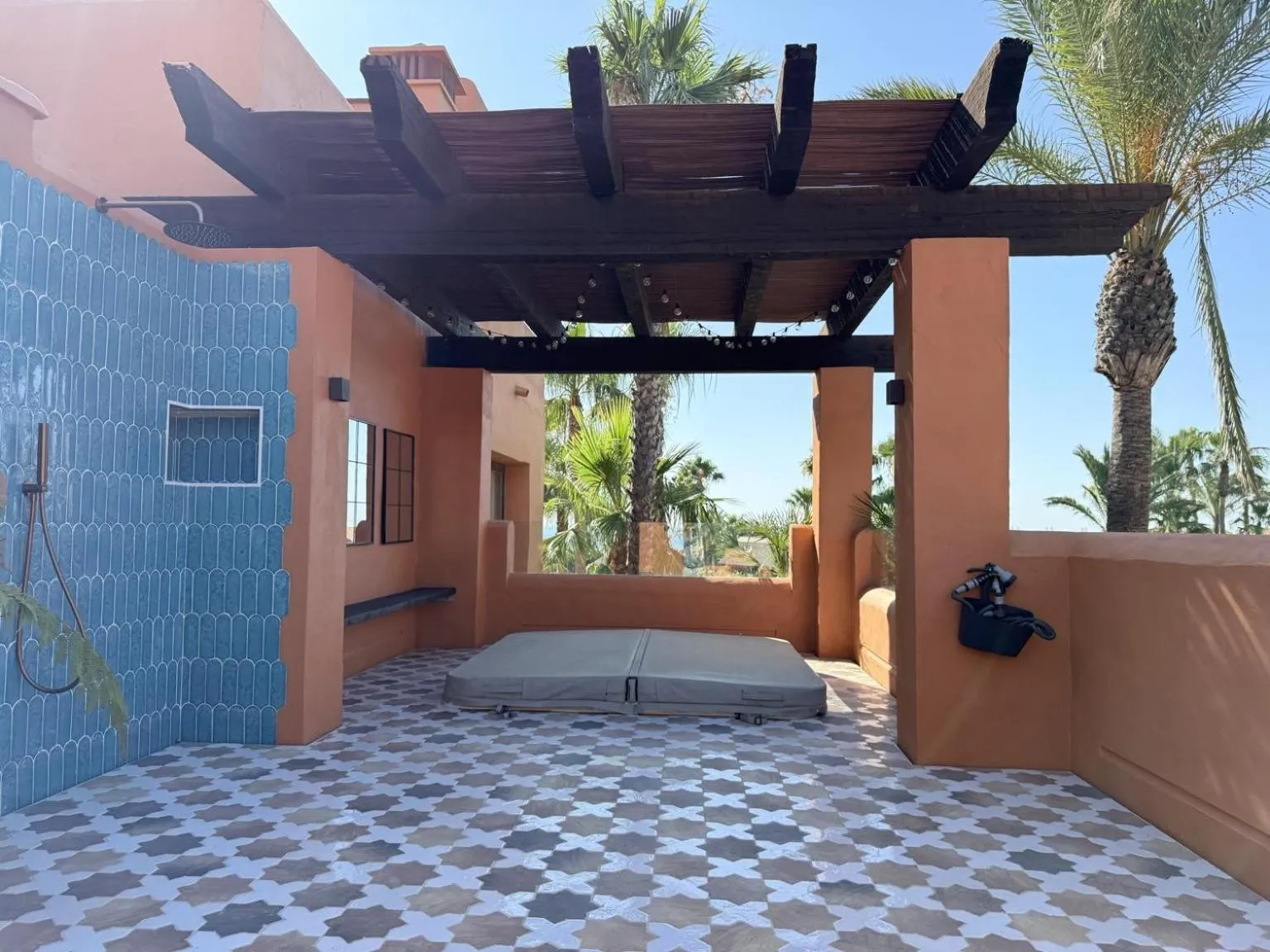 Hot Tub in Aparthotel Novo Resort