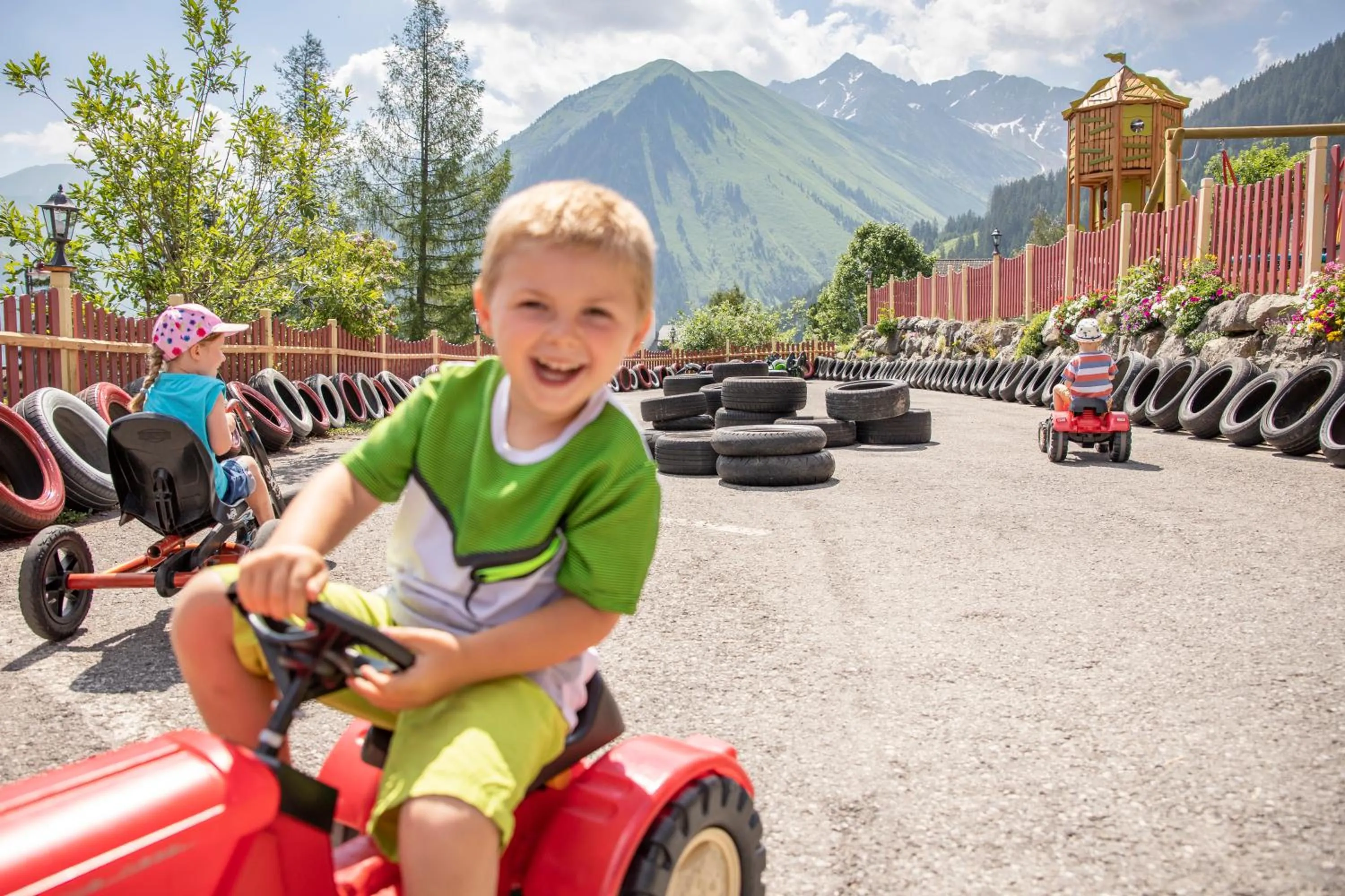 Children play ground in Familotel Kaiserhof - Families only