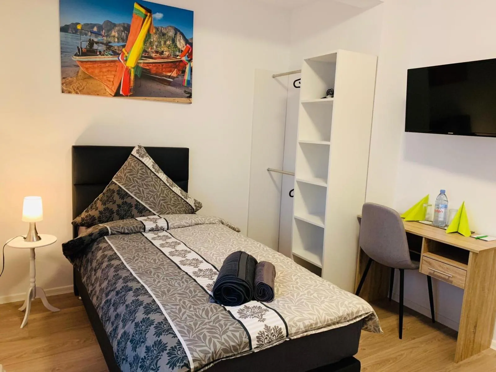 Bed in Checkinn Hotel