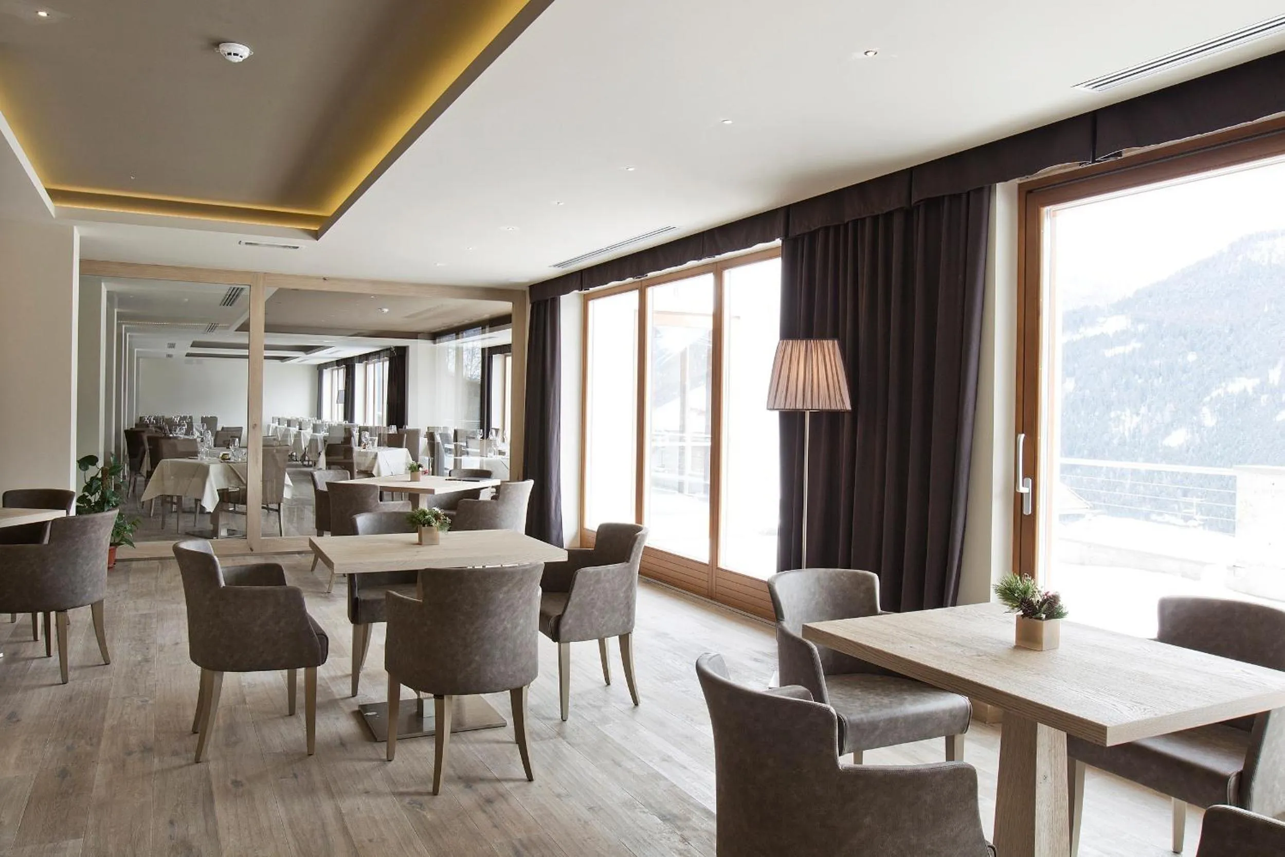 Restaurant/places to eat in Design & Suite Hotel Ciarnadoi