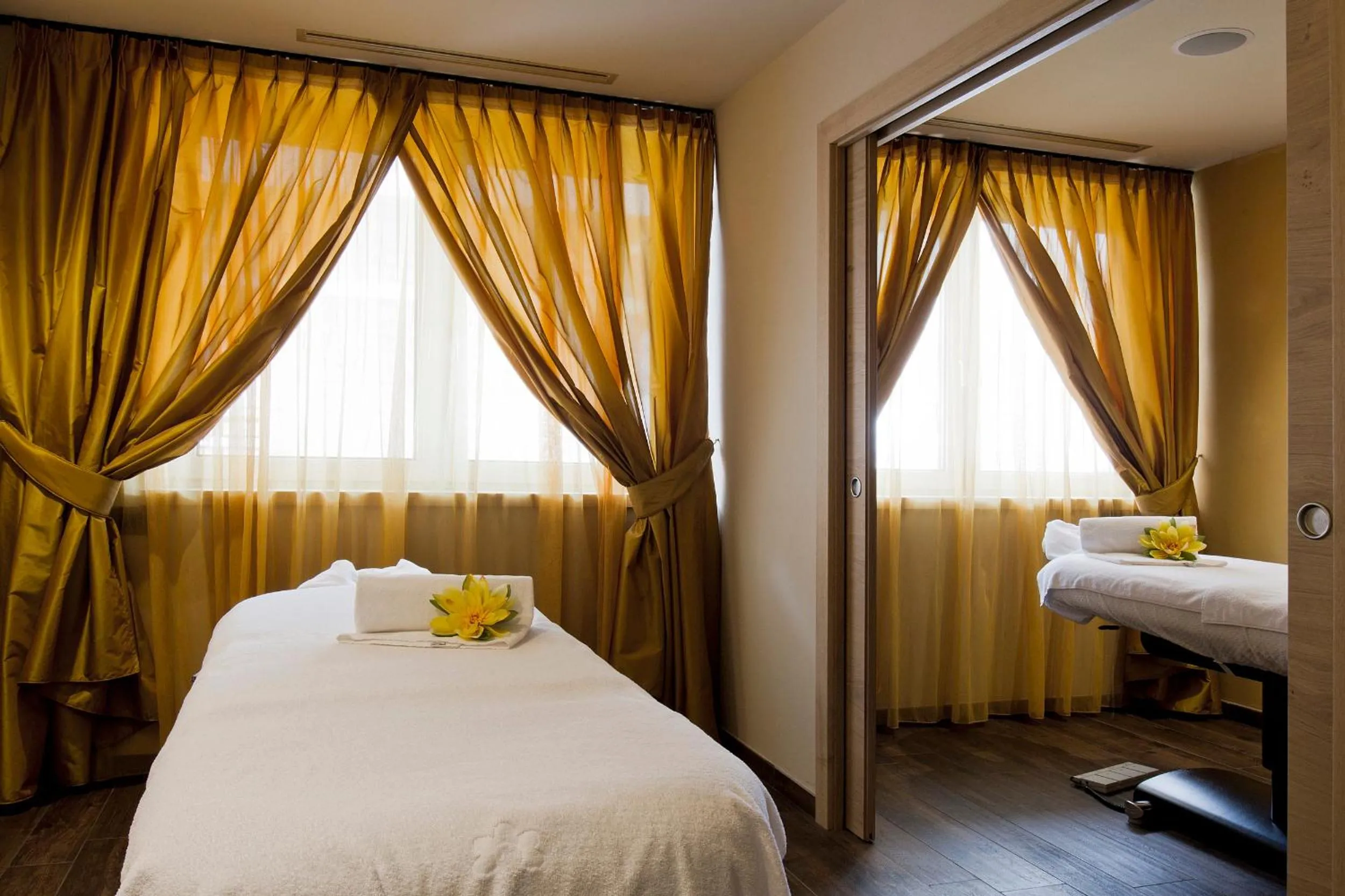 Bedroom, Bed in Design & Suite Hotel Ciarnadoi