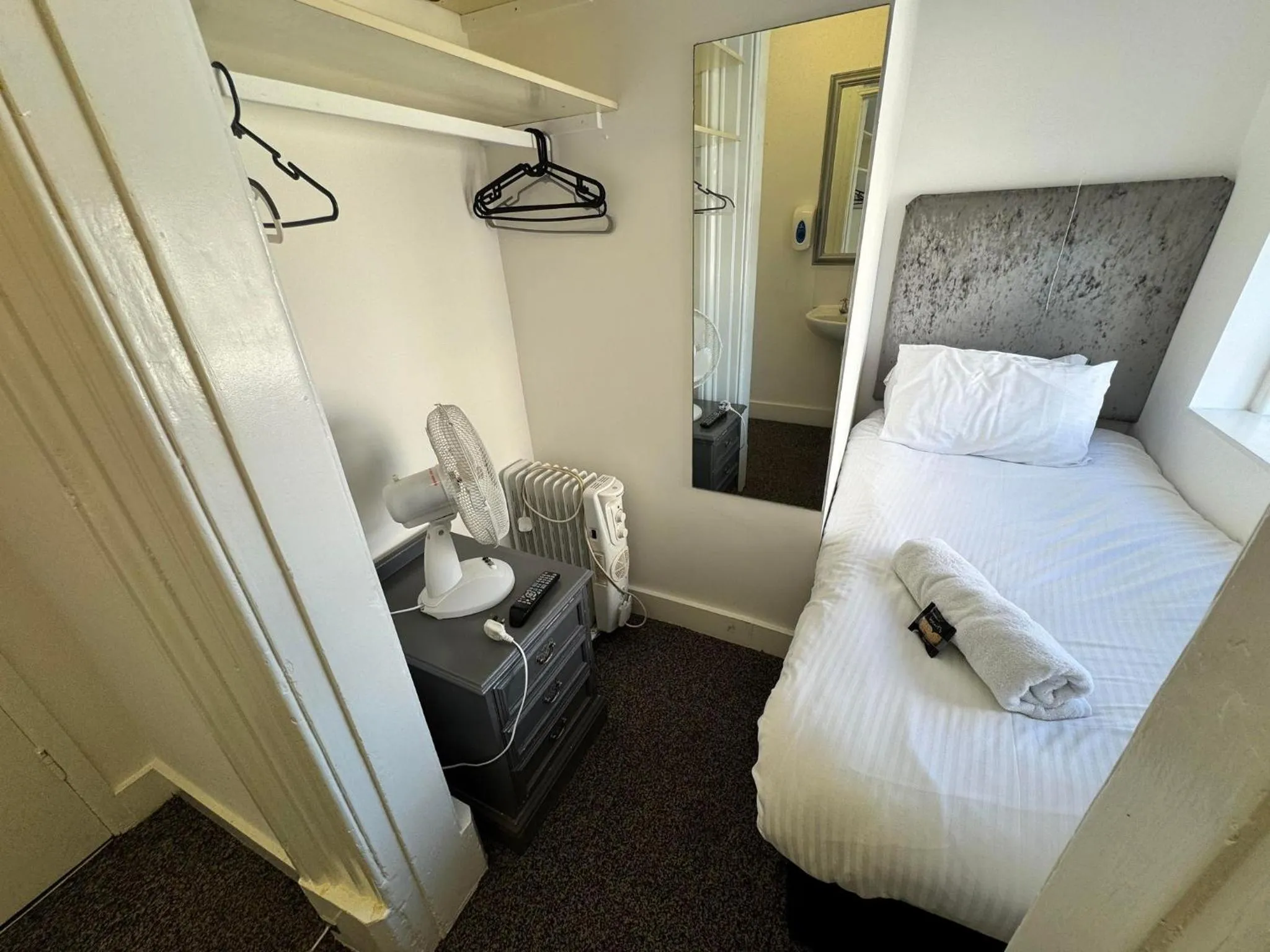 Bedroom, Bed in The Jubilee Hotel East - with NEWLY REFURBISHED SPA FACILITIES - GAMESPIT - AND SMOKEHOUSE