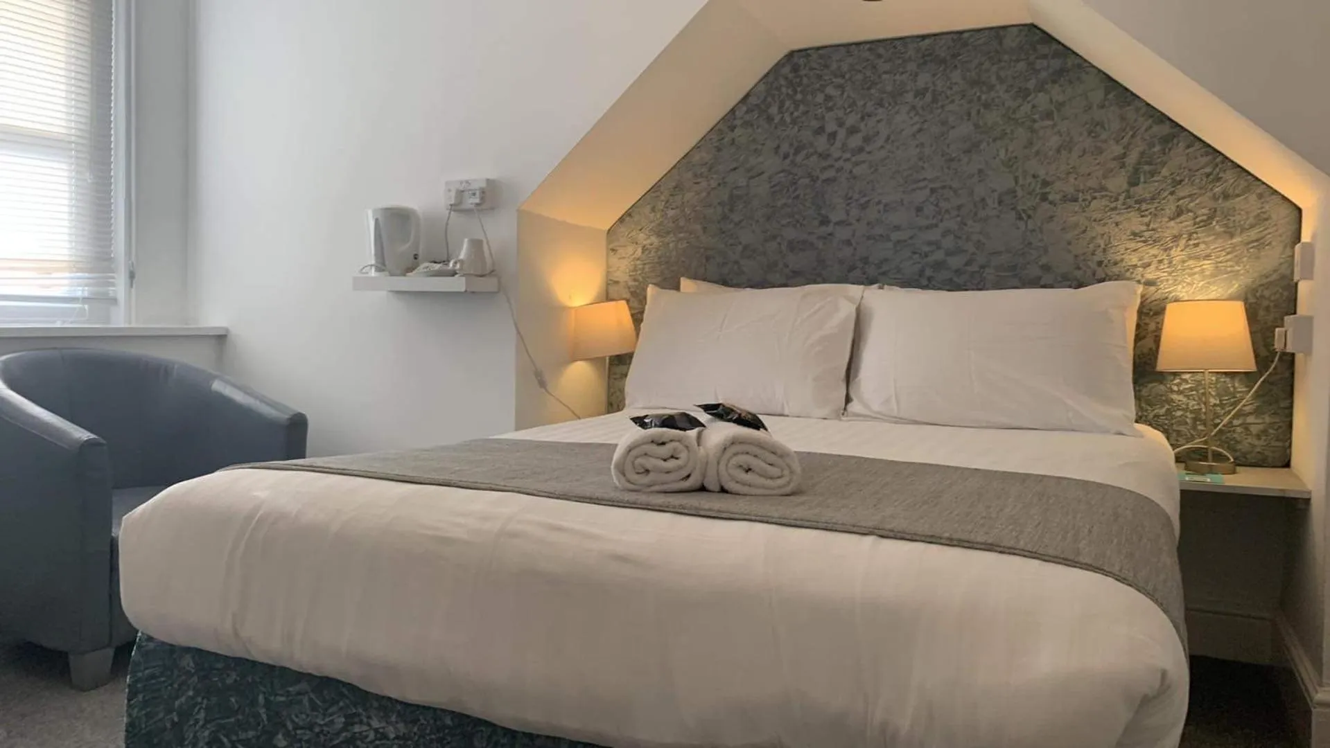 Bed in The Jubilee Hotel East - with NEWLY REFURBISHED SPA FACILITIES - GAMESPIT - AND SMOKEHOUSE