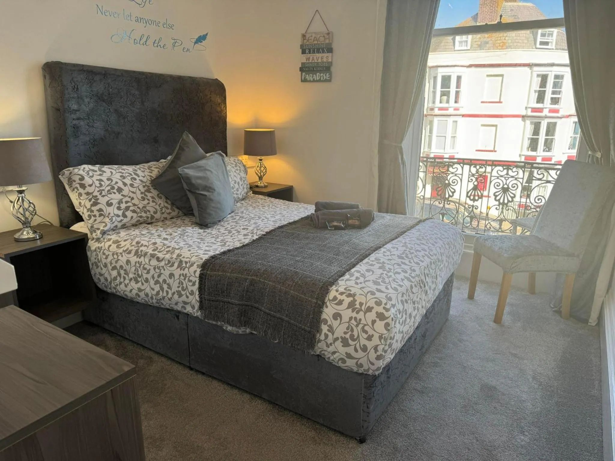 Bedroom, Bed in The Jubilee Hotel East - with NEWLY REFURBISHED SPA FACILITIES - GAMESPIT - AND SMOKEHOUSE