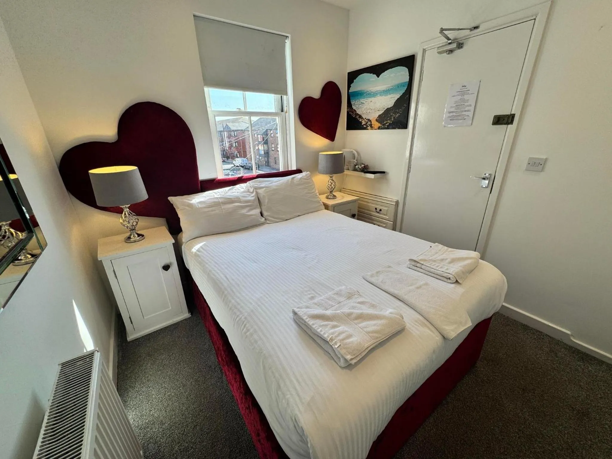 Bedroom, Bed in The Jubilee Hotel East - with NEWLY REFURBISHED SPA FACILITIES - GAMESPIT - AND SMOKEHOUSE