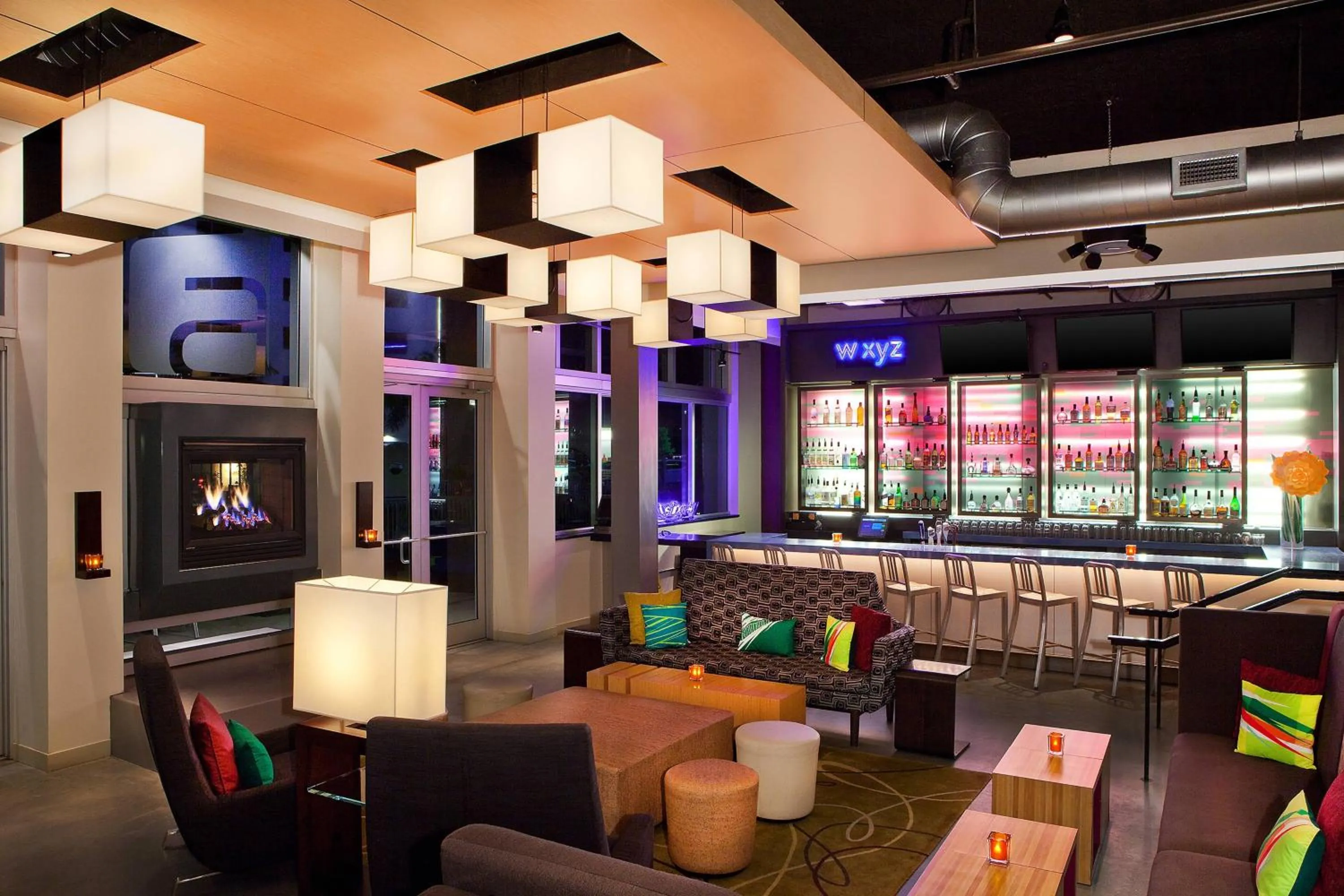 Lounge or bar in Aloft Miami Doral