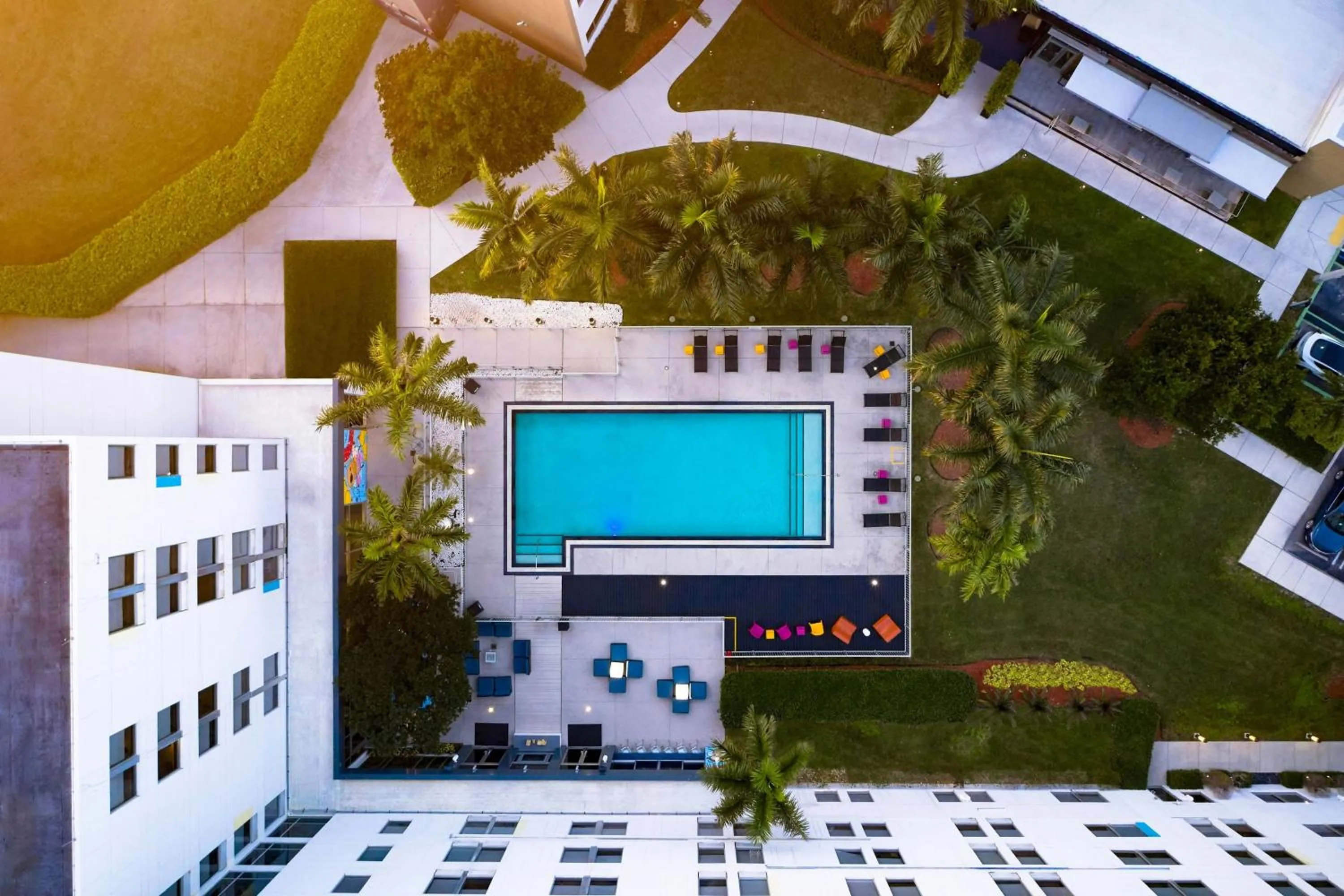 Swimming pool in Aloft Miami Doral