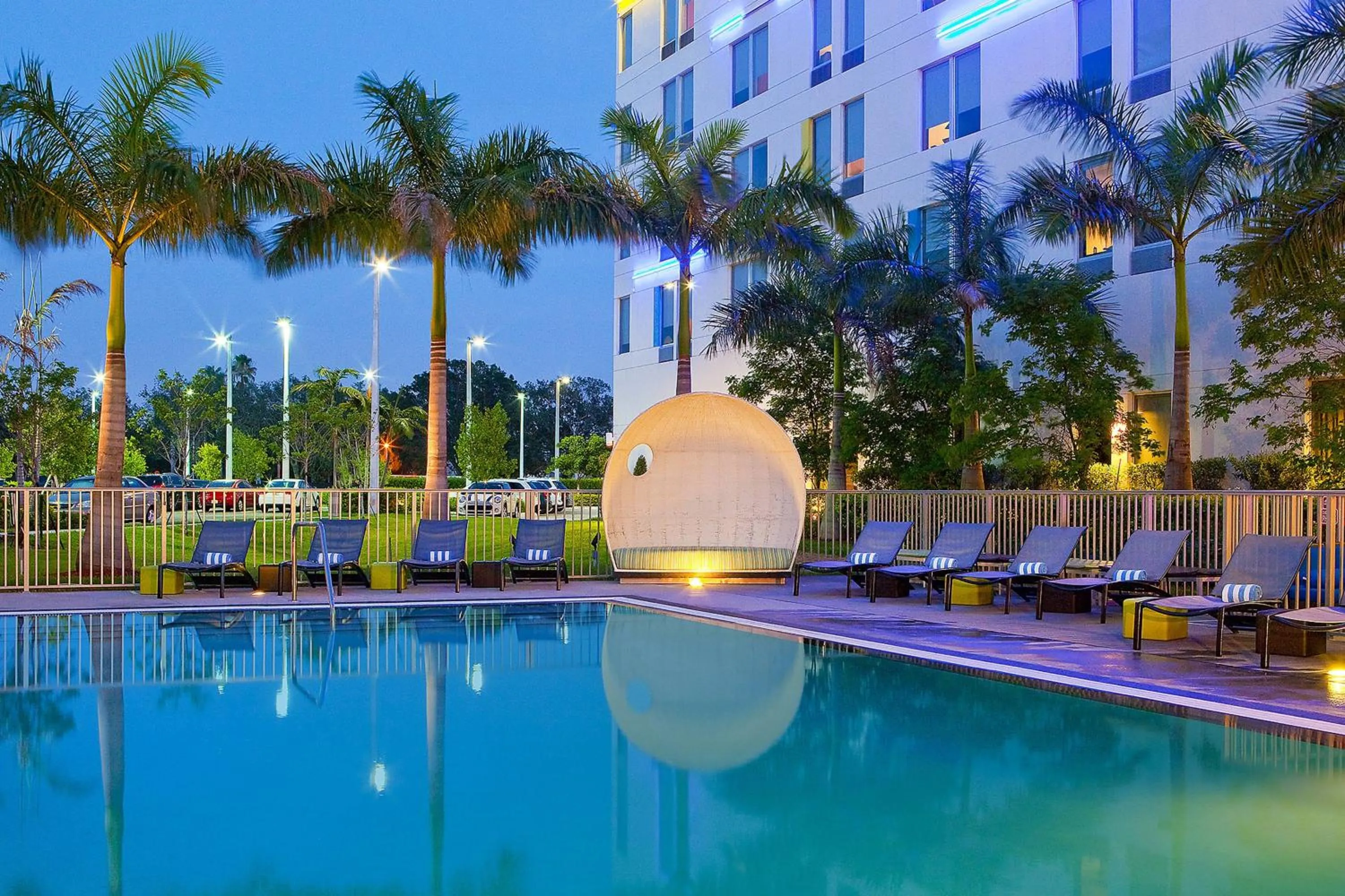 Swimming pool in Aloft Miami Doral