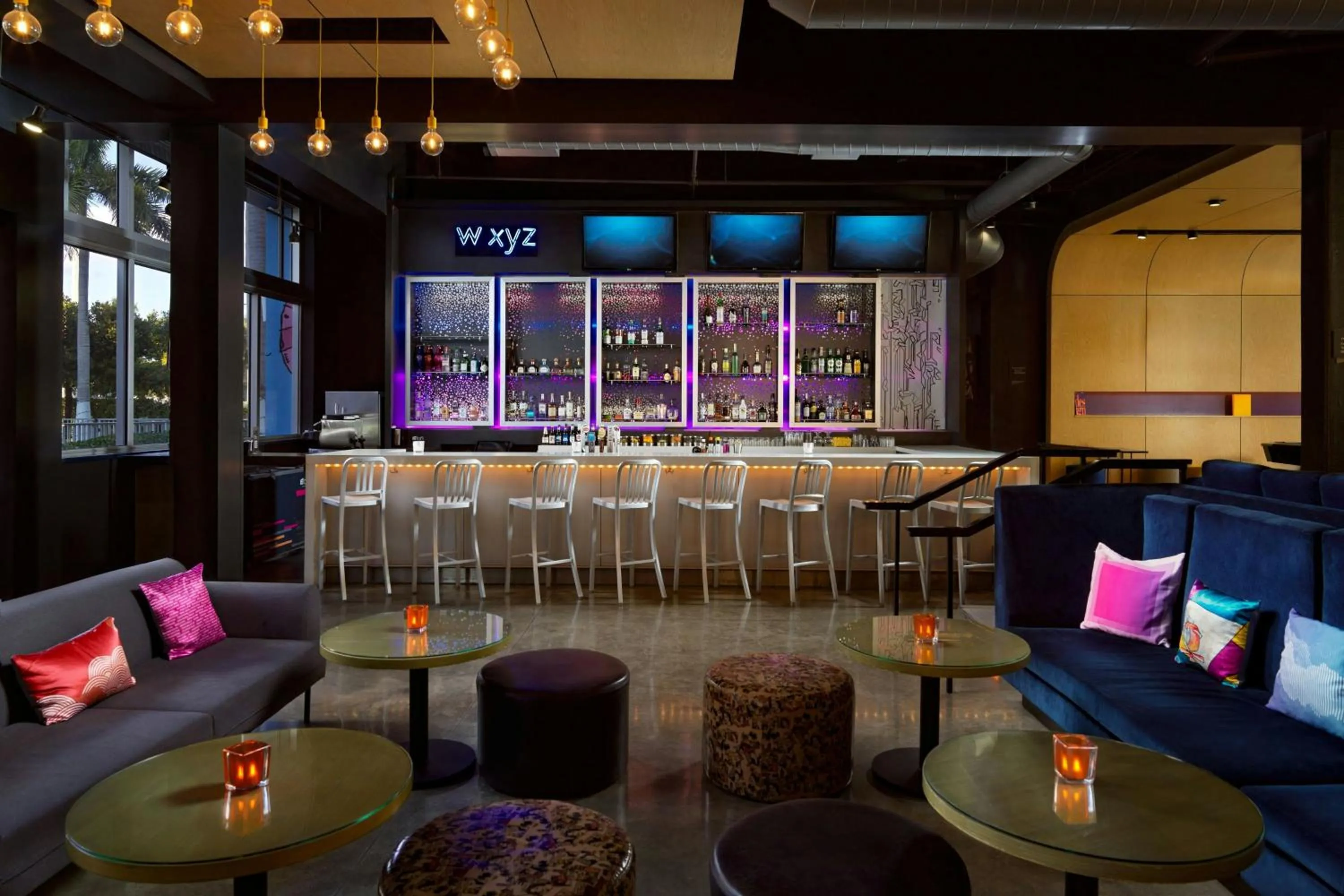 Lobby or reception in Aloft Miami Doral