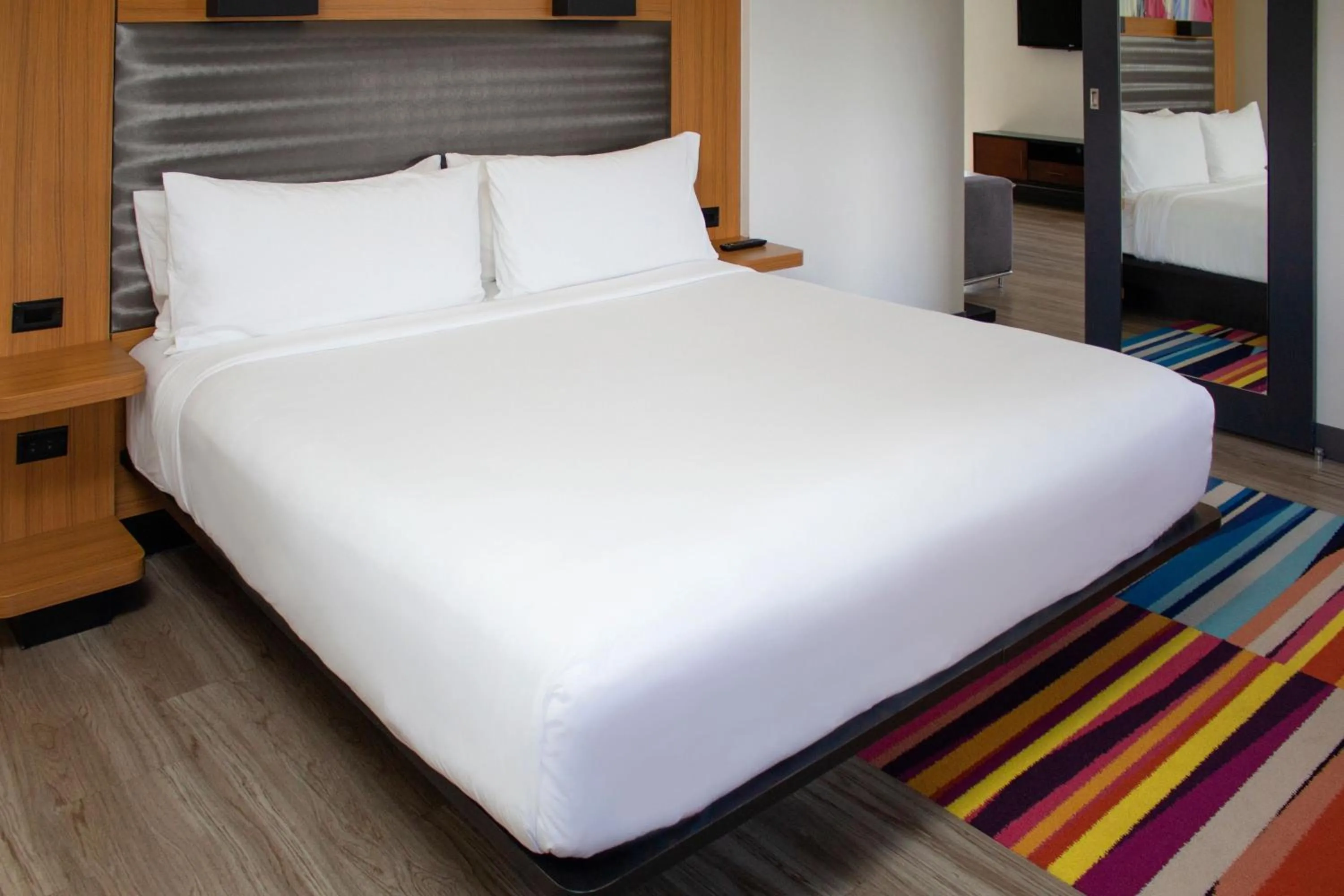 Bedroom, Bed in Aloft Miami Doral