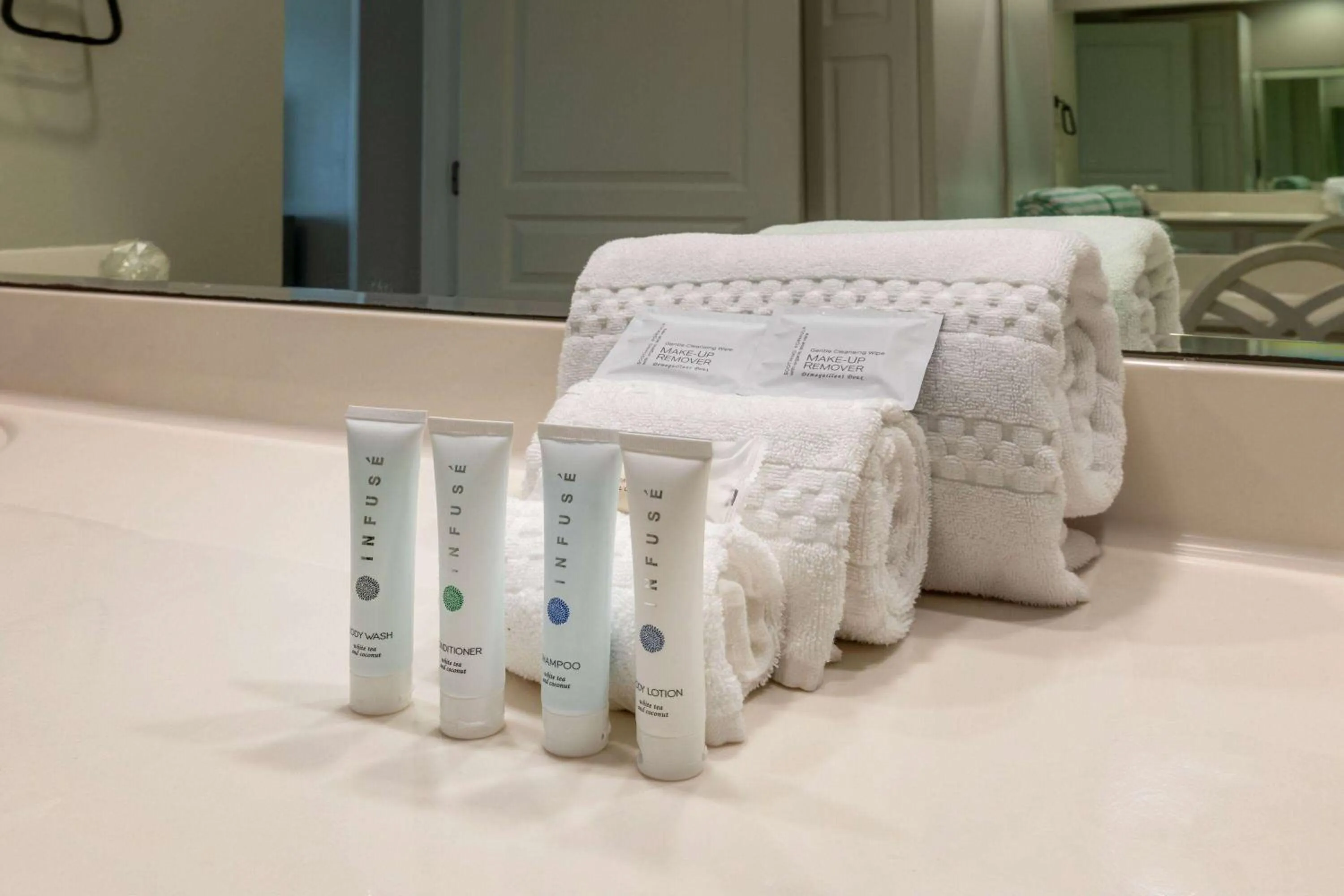 Bed in Palm Beach Resort Orange Beach a Ramada by Wyndham