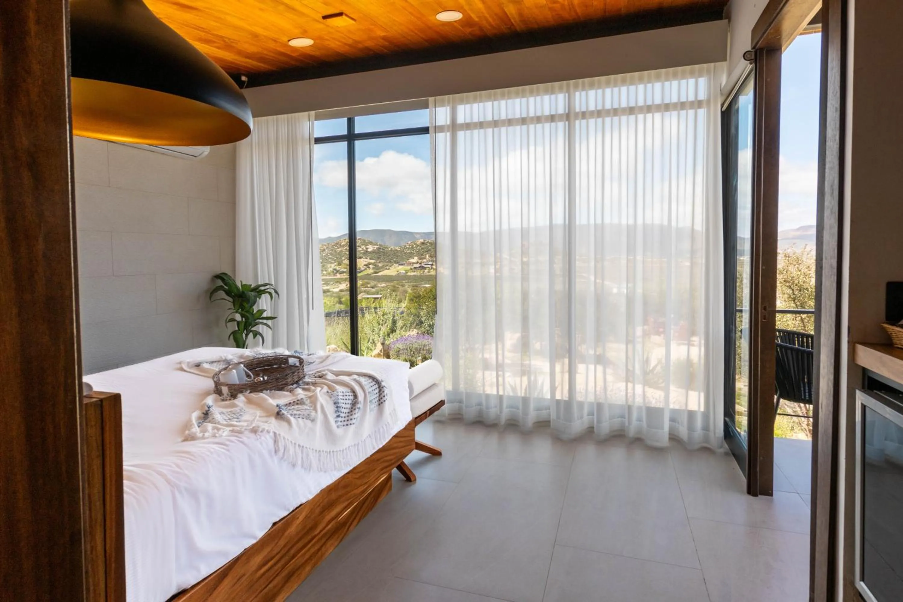 Mountain view, Bed in Contemplacion Resort & Spa