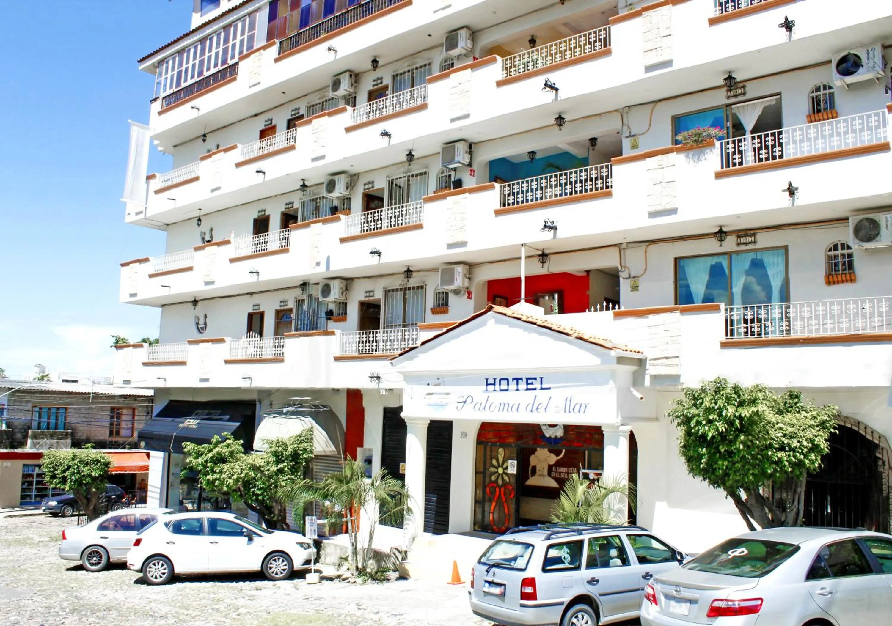 Facade/entrance in Paloma del Mar