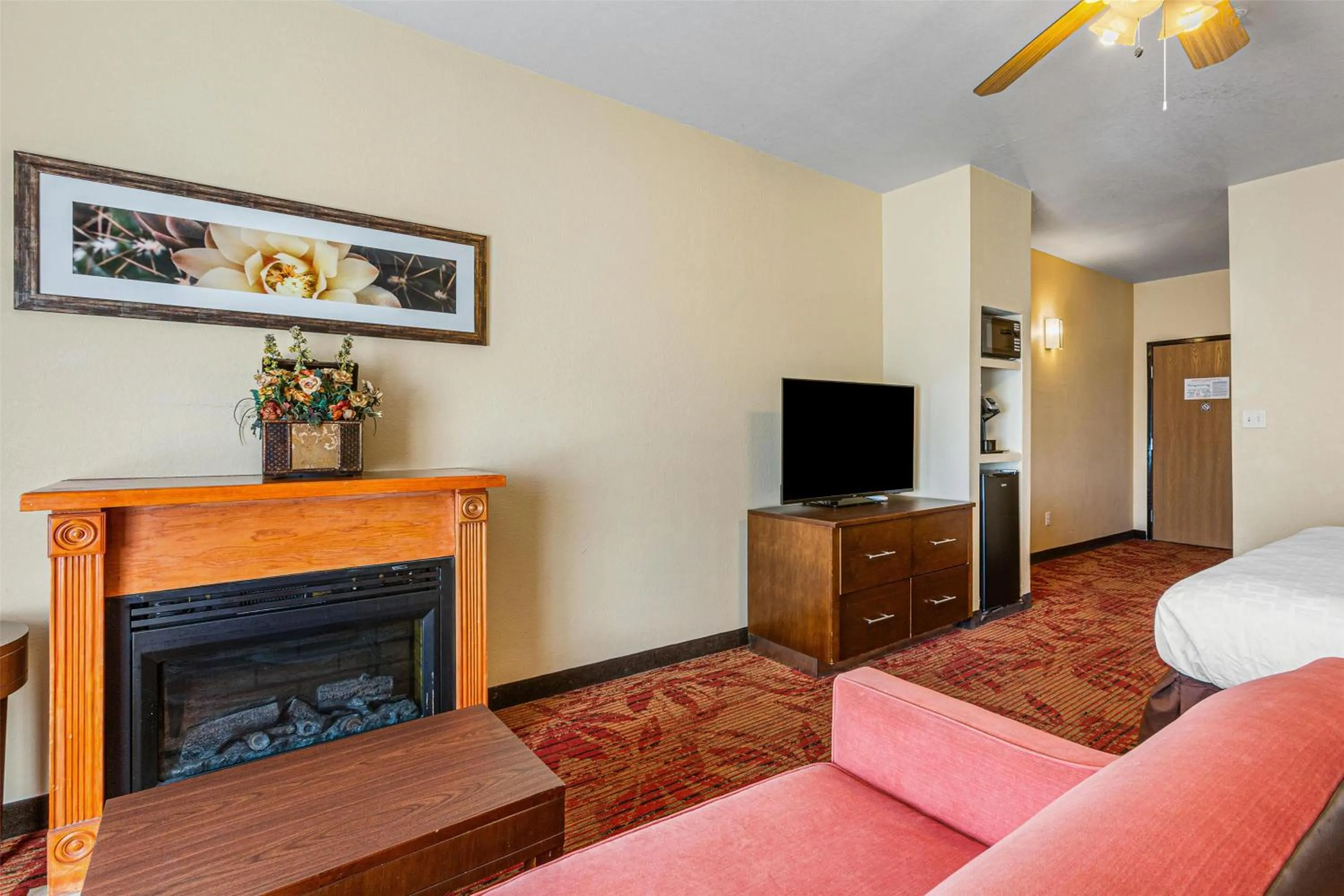 Photo of the whole room in Best Western Plus Ruidoso Inn